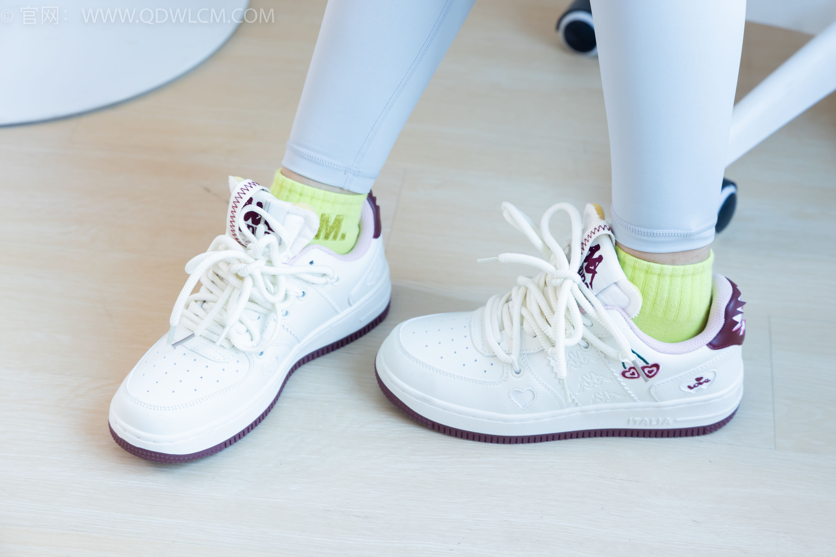 物恋传媒 No.2254 岚岚 -瑜伽裤、板鞋、两双棉袜/(160P)