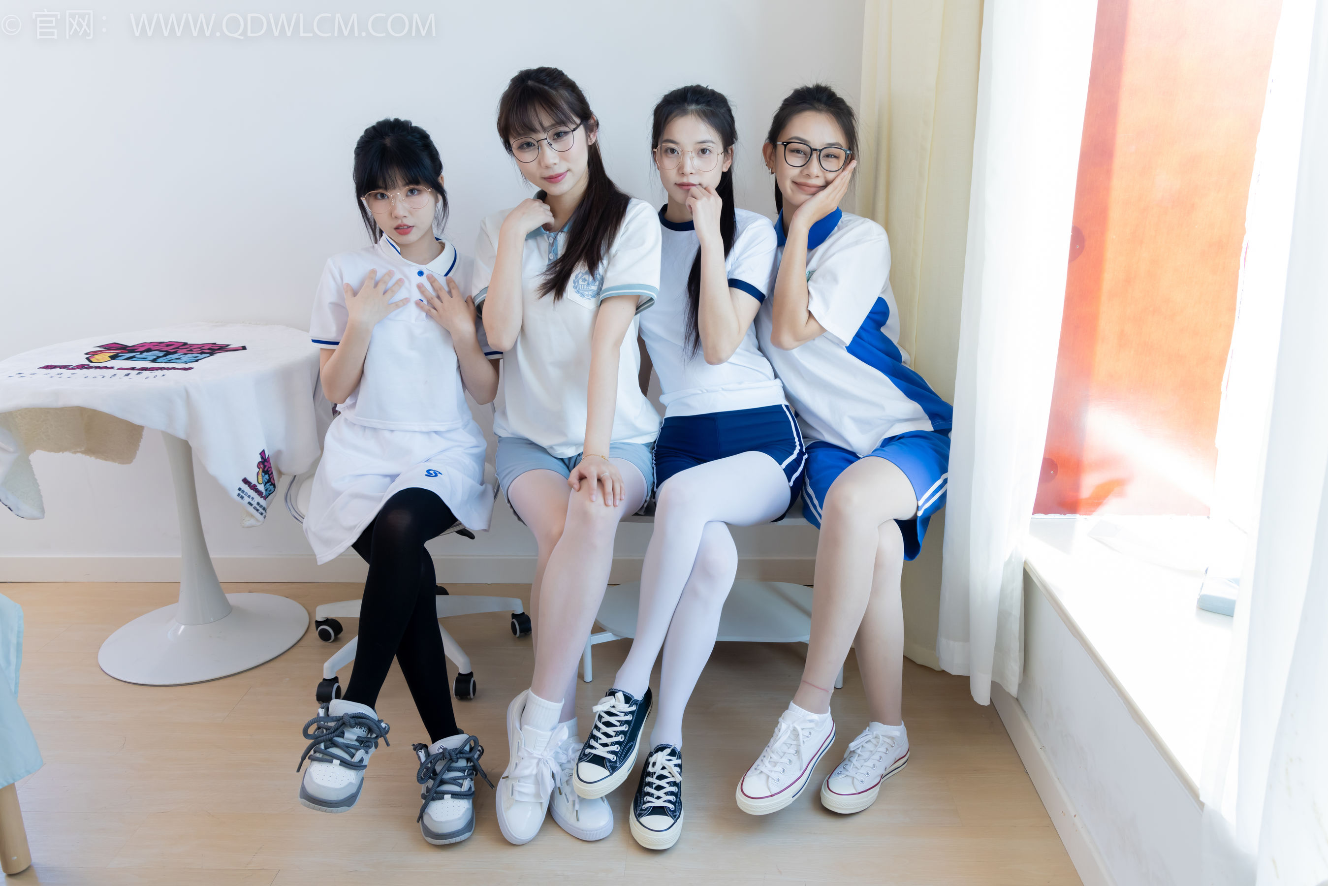 物恋传媒 No.2243 茯苓&岚岚&泡泡&米米 -新春快乐/(190P)