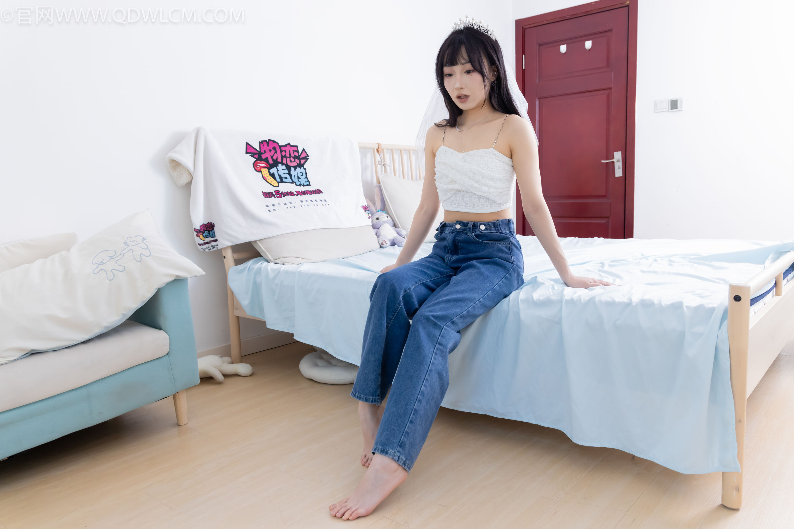 物恋传媒 No.2258 嘟嘟 -板鞋、白棉袜、裸足/(161P)