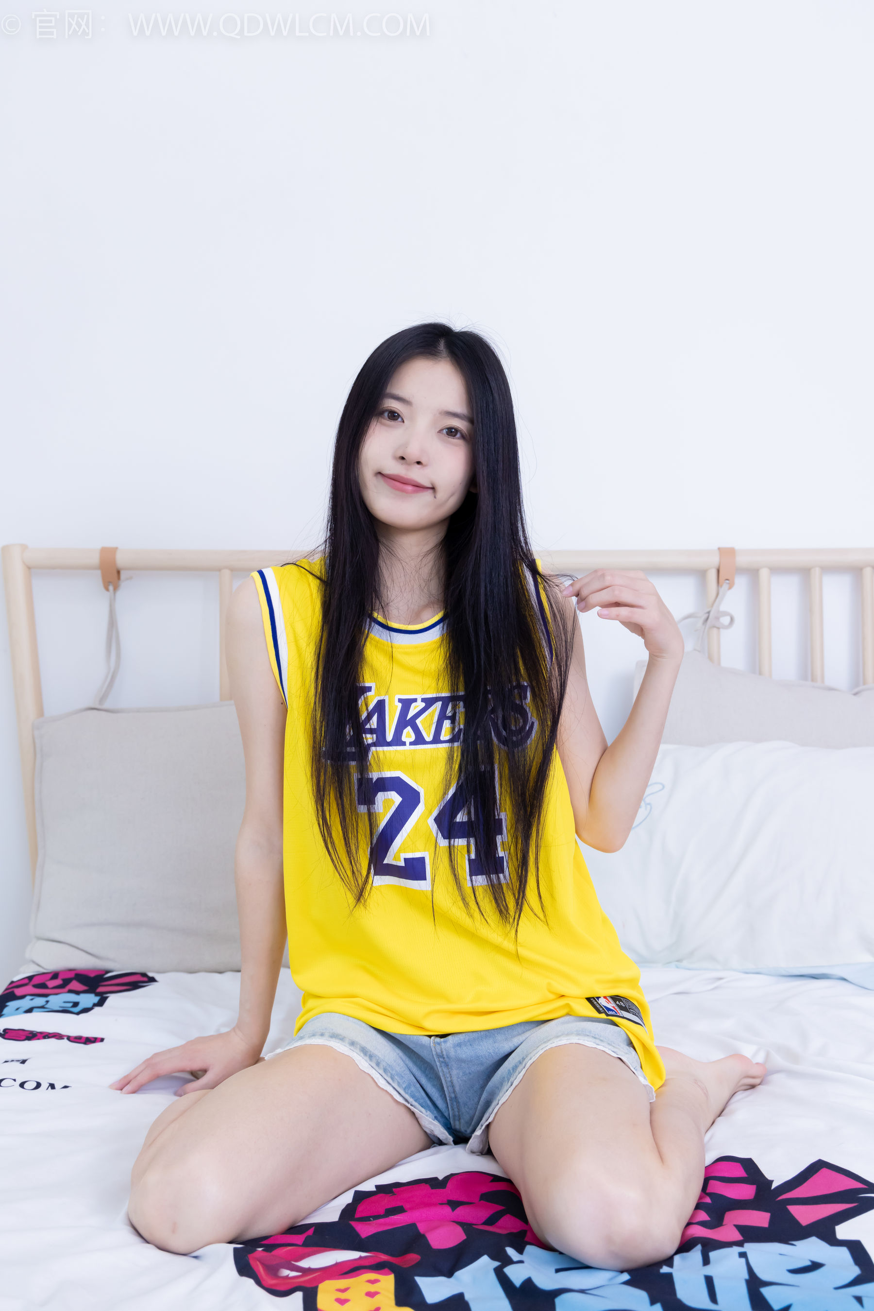 物恋传媒 No.2245 茯苓 -板鞋、短款薄肉丝、裸足/(190P)