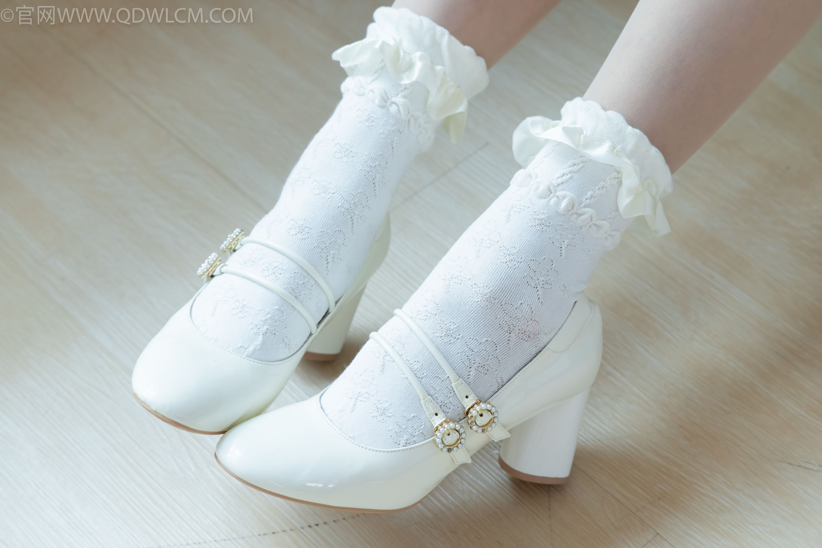 物恋传媒 No.2261 小影 -高跟鞋、白棉袜、薄肉丝/(167P)