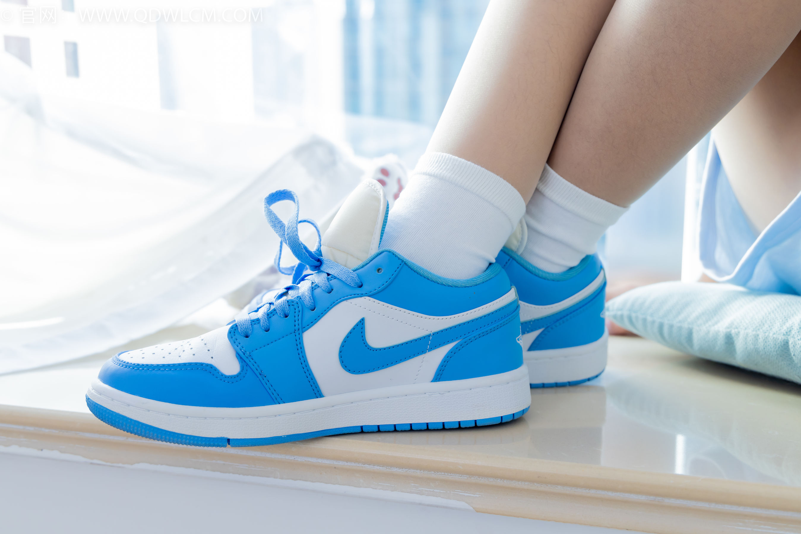 物恋传媒 No.2250 岚岚 -板鞋、白棉袜、薄肉丝、老头乐挠脚剧情/(150P)