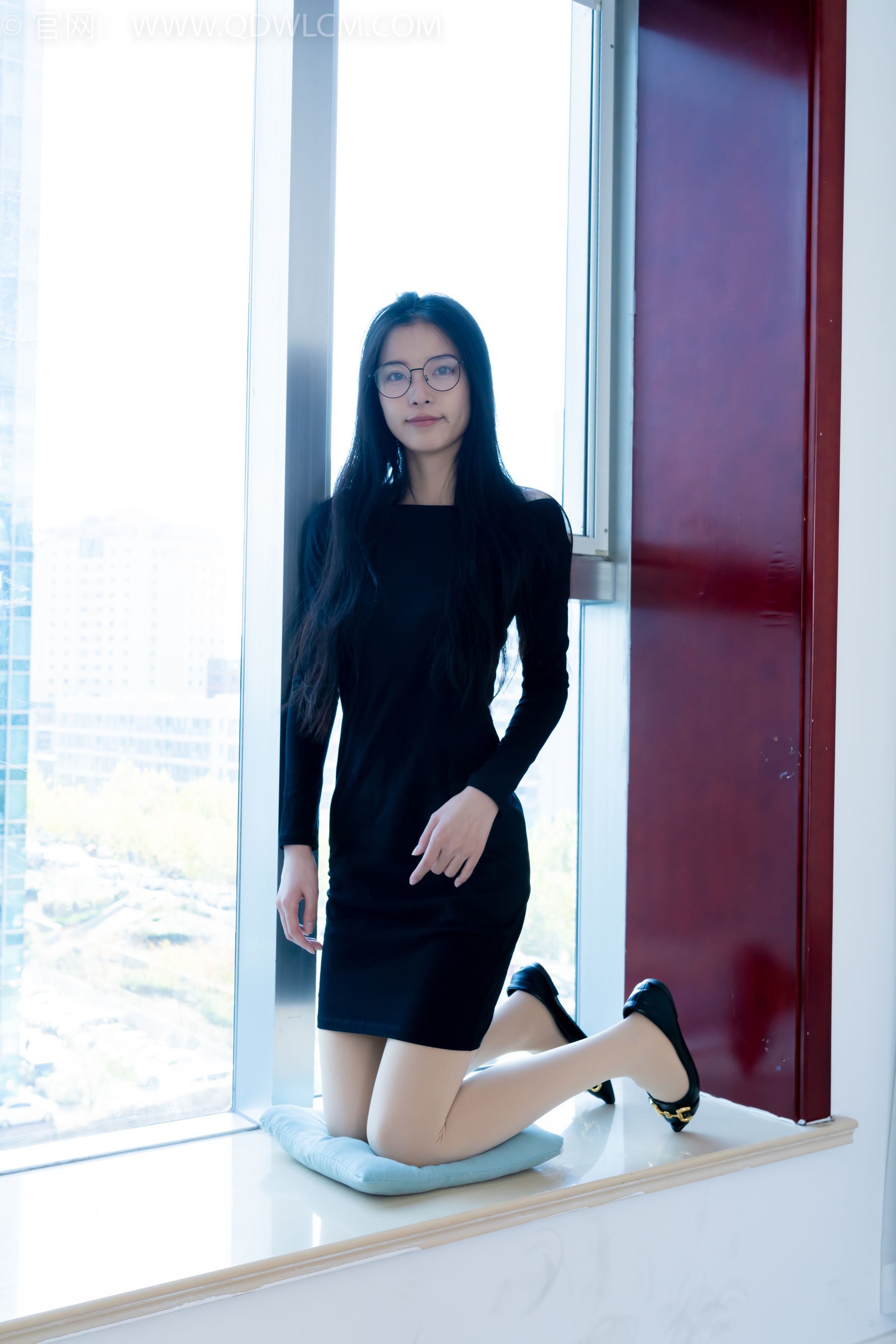 物恋传媒 No.2256 茯苓 -平底鞋、厚肉丝、厚黑丝、皮筋绑脚和挠脚心剧情/(220P)