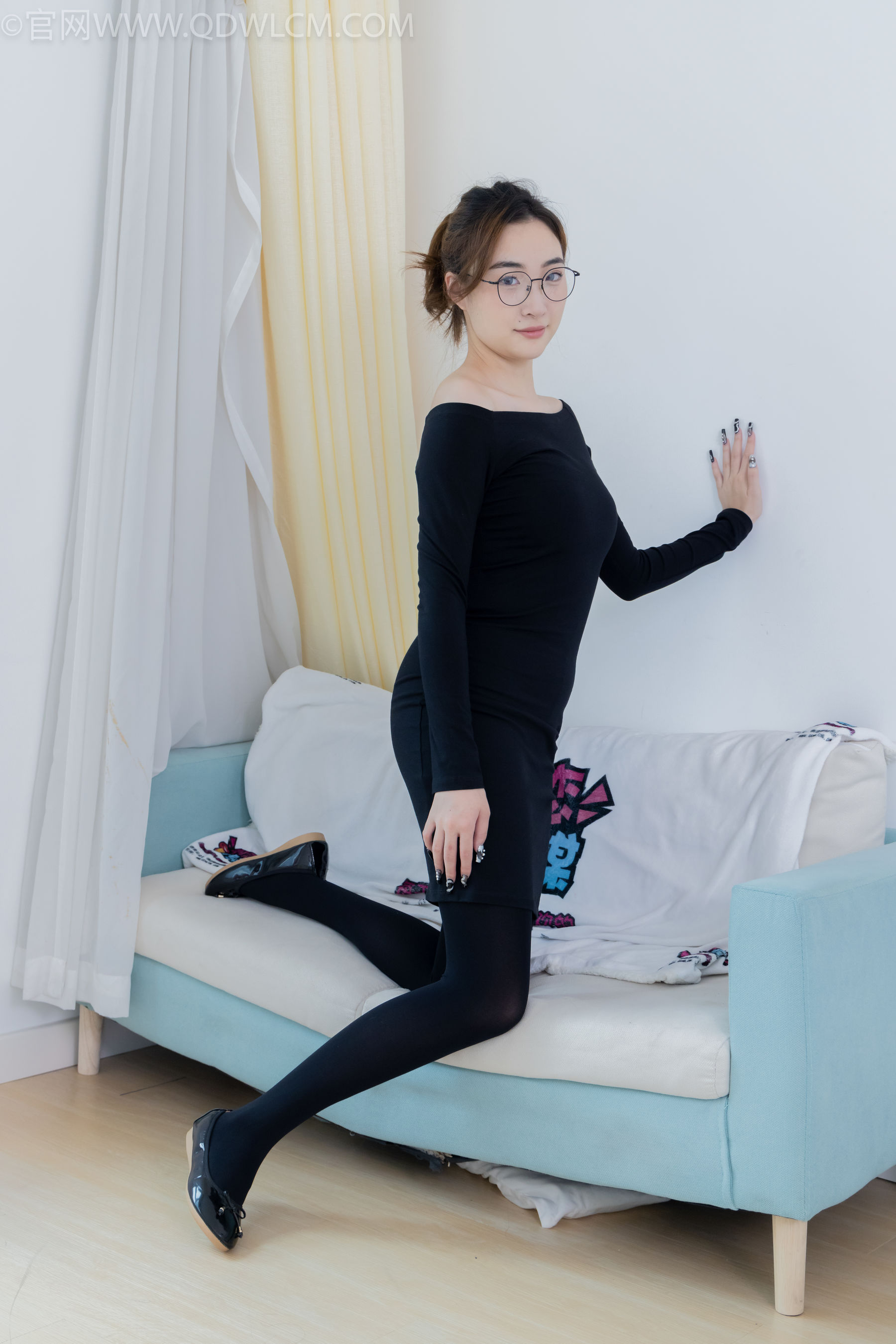 物恋传媒 No.2265 恬恬 -平底鞋、厚黑丝、厚黑丝踩奶油蛋糕剧情/(157P)