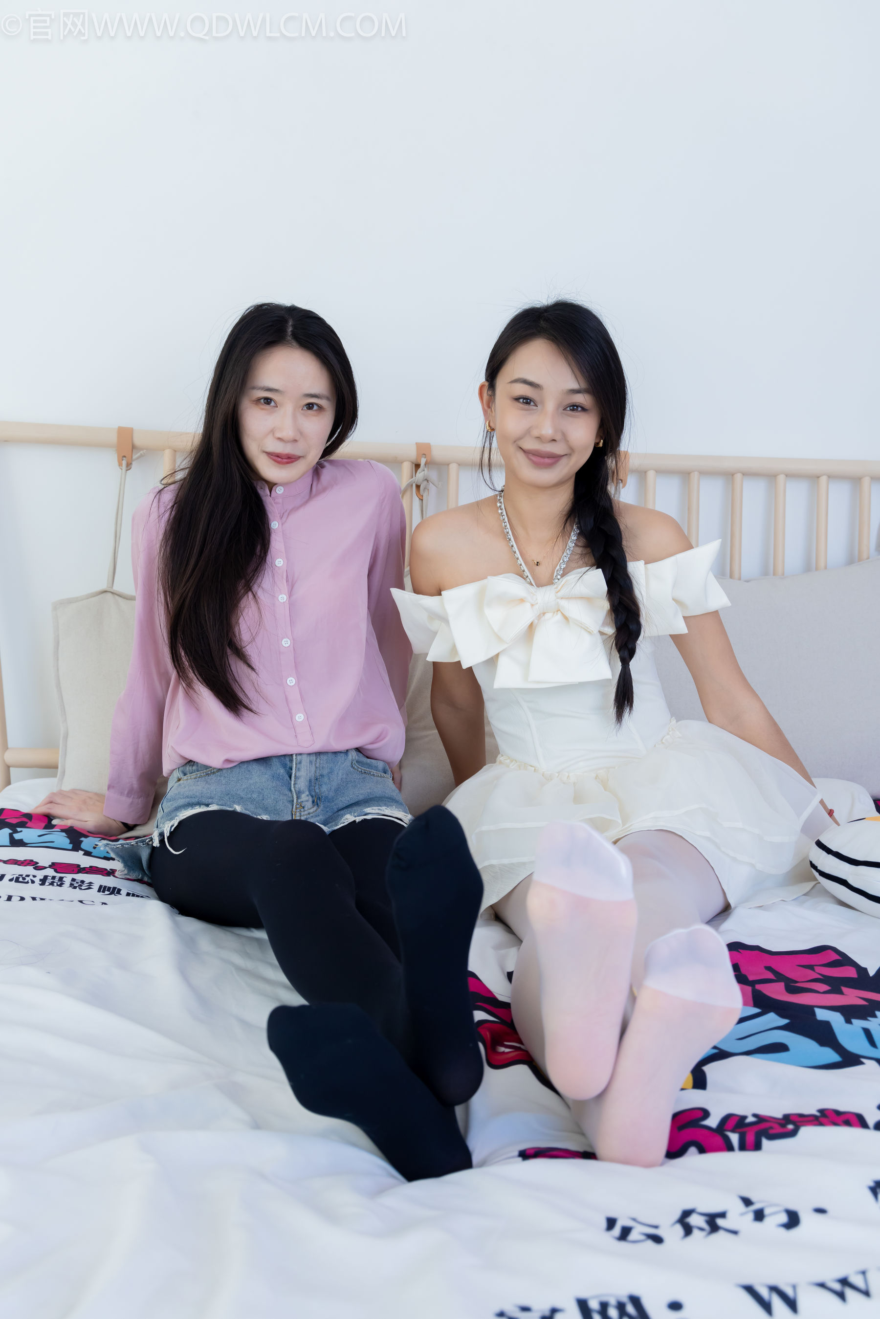 物恋传媒 No.2259 菜菜&岚岚 -平底鞋、高跟鞋、厚黑丝、薄白丝、裸足、运功疗伤剧情/(170P)