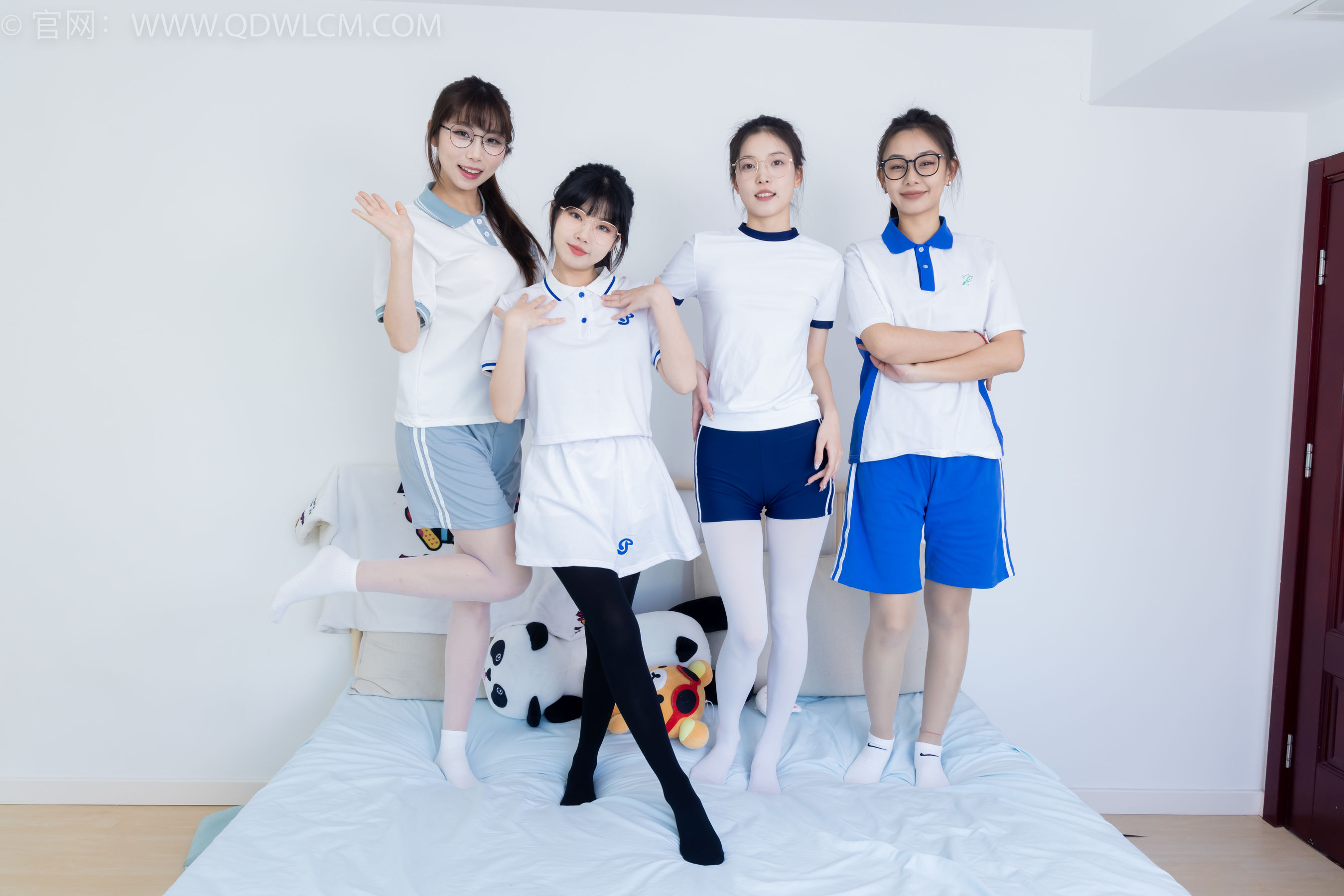 物恋传媒 No.2243 茯苓&岚岚&泡泡&米米 -新春快乐/(190P)