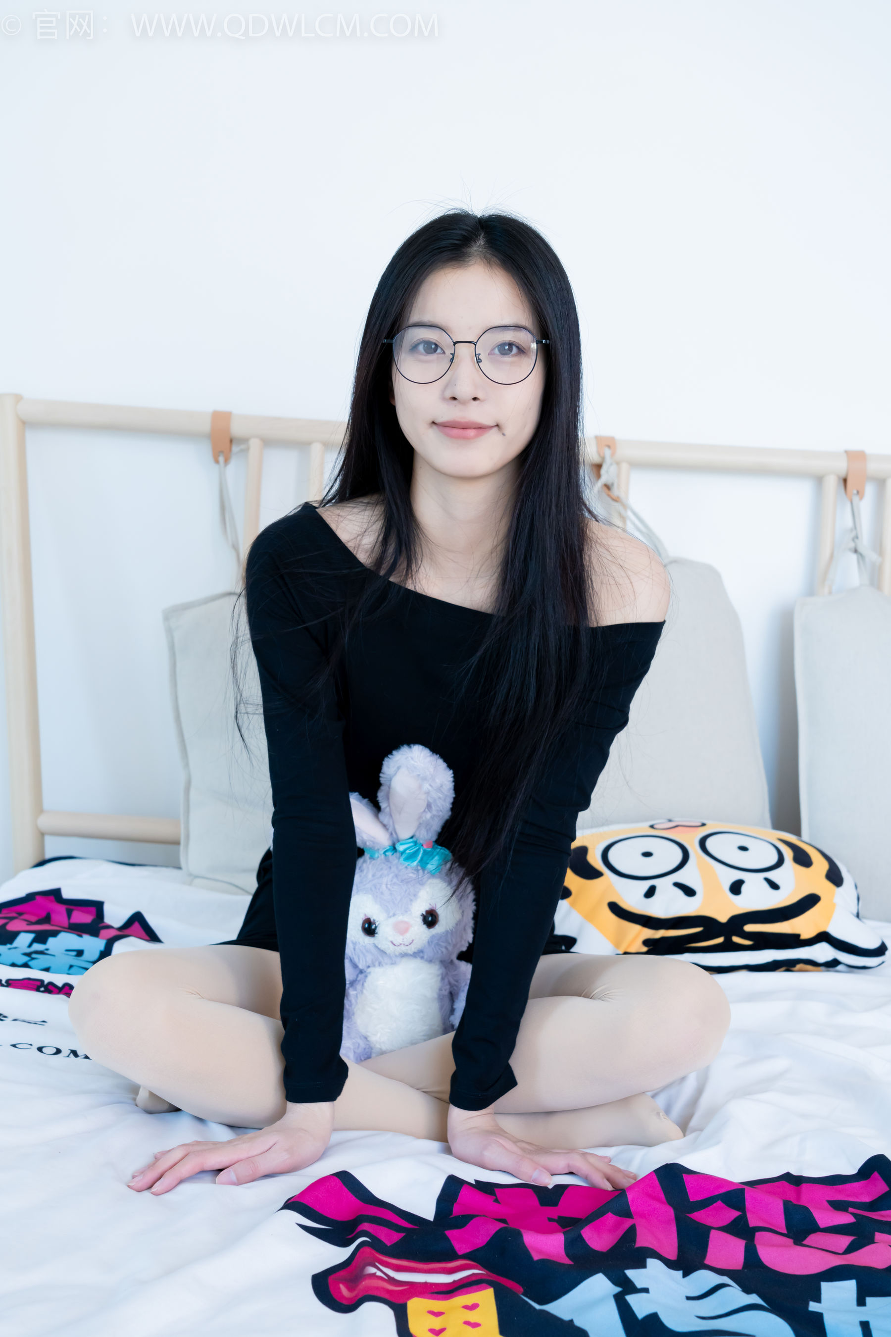 物恋传媒 No.2256 茯苓 -平底鞋、厚肉丝、厚黑丝、皮筋绑脚和挠脚心剧情/(220P)