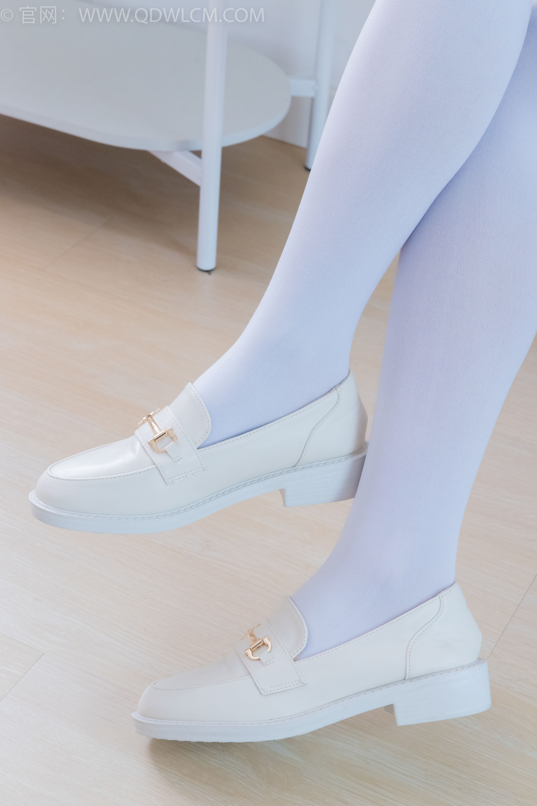 物恋传媒 No.2246 美兔 -皮鞋、厚白丝、皮筋绑脚老头乐挠脚剧情/(150P)