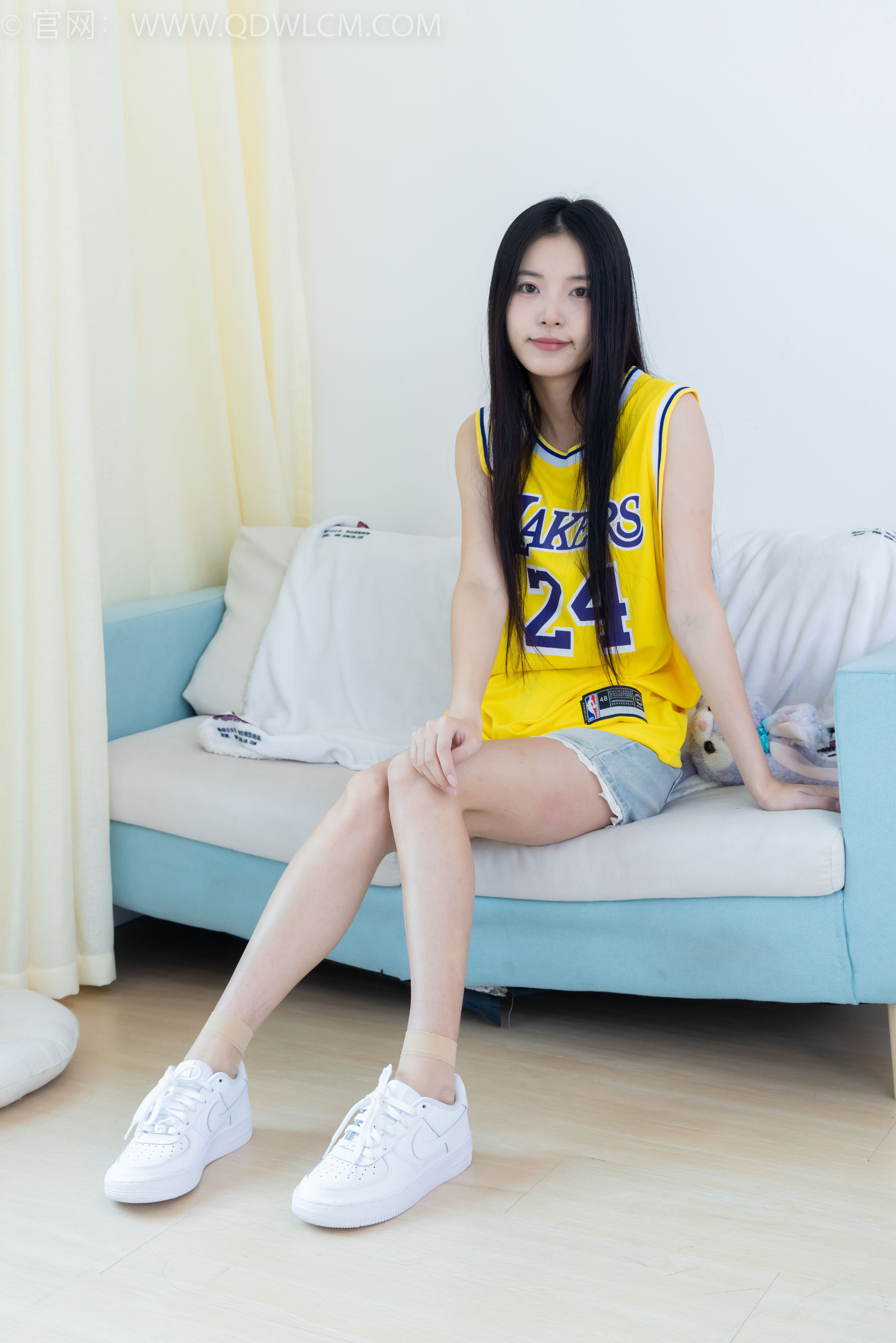 物恋传媒 No.2245 茯苓 -板鞋、短款薄肉丝、裸足/(190P)