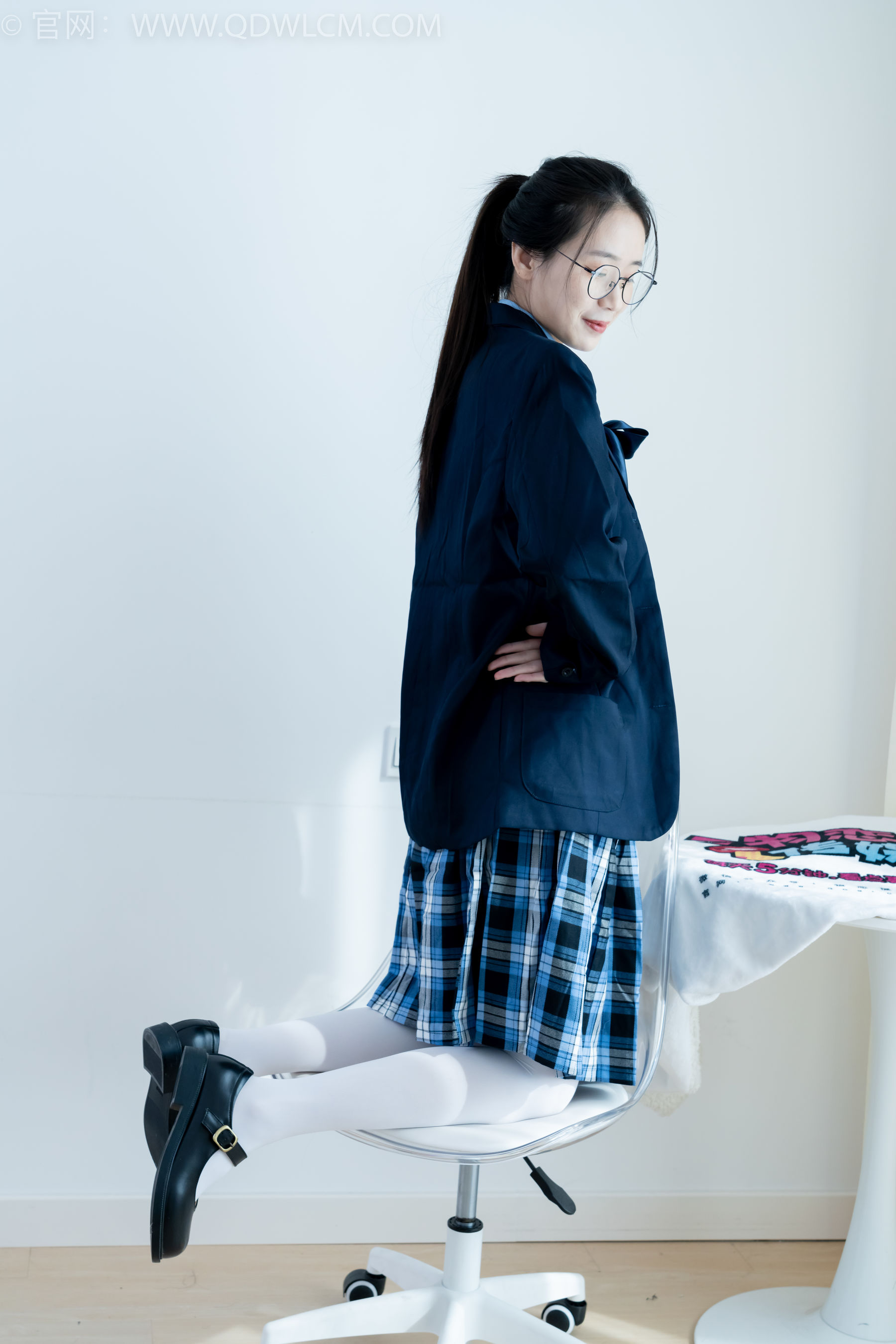 物恋传媒 No.2244 菜菜 -皮鞋、厚白丝、jk制服、皮筋绑脚老头乐挠脚剧情/(160P)