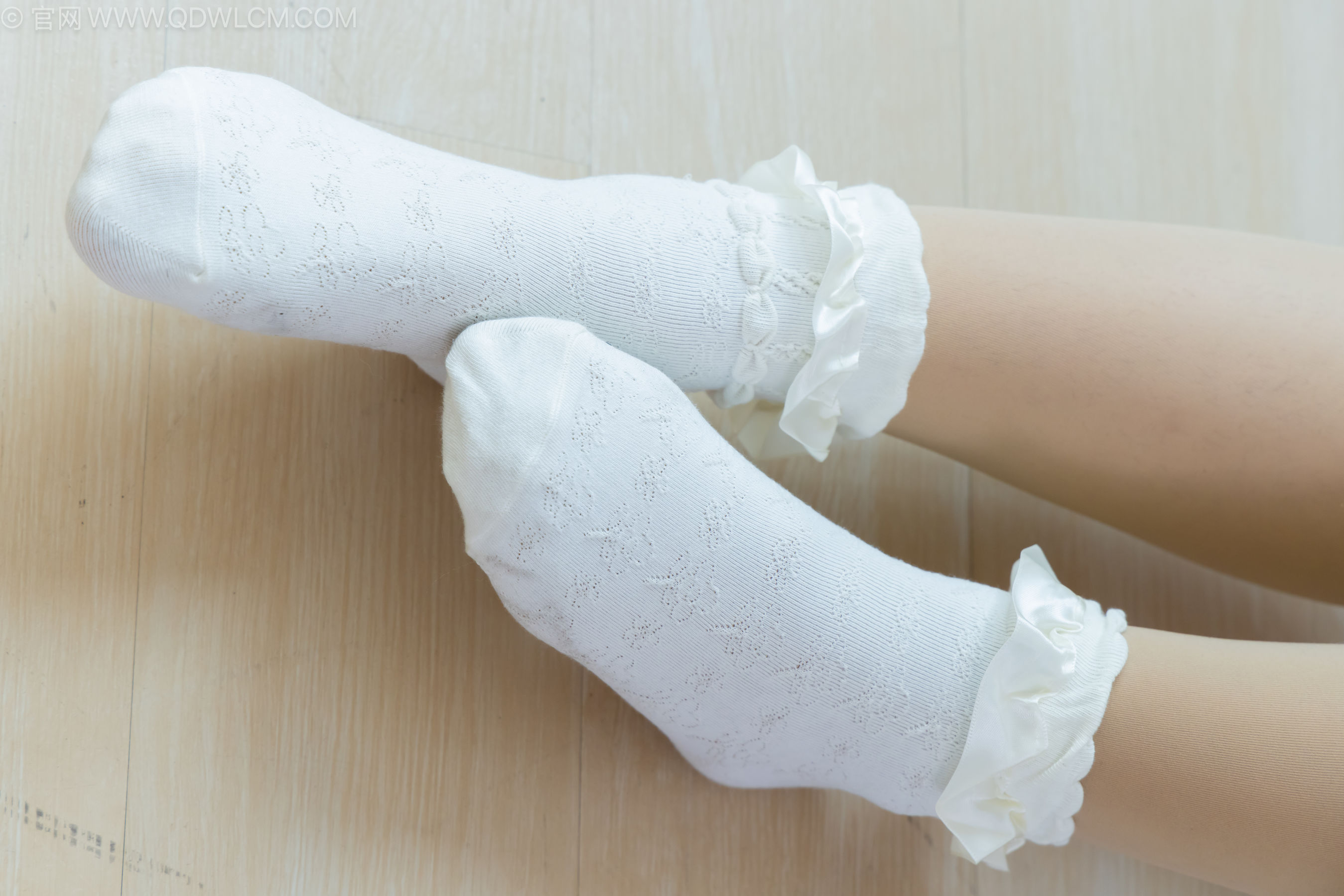 物恋传媒 No.2239 小新 -低跟鞋、白棉袜、厚肉丝、女仆装/(160P)