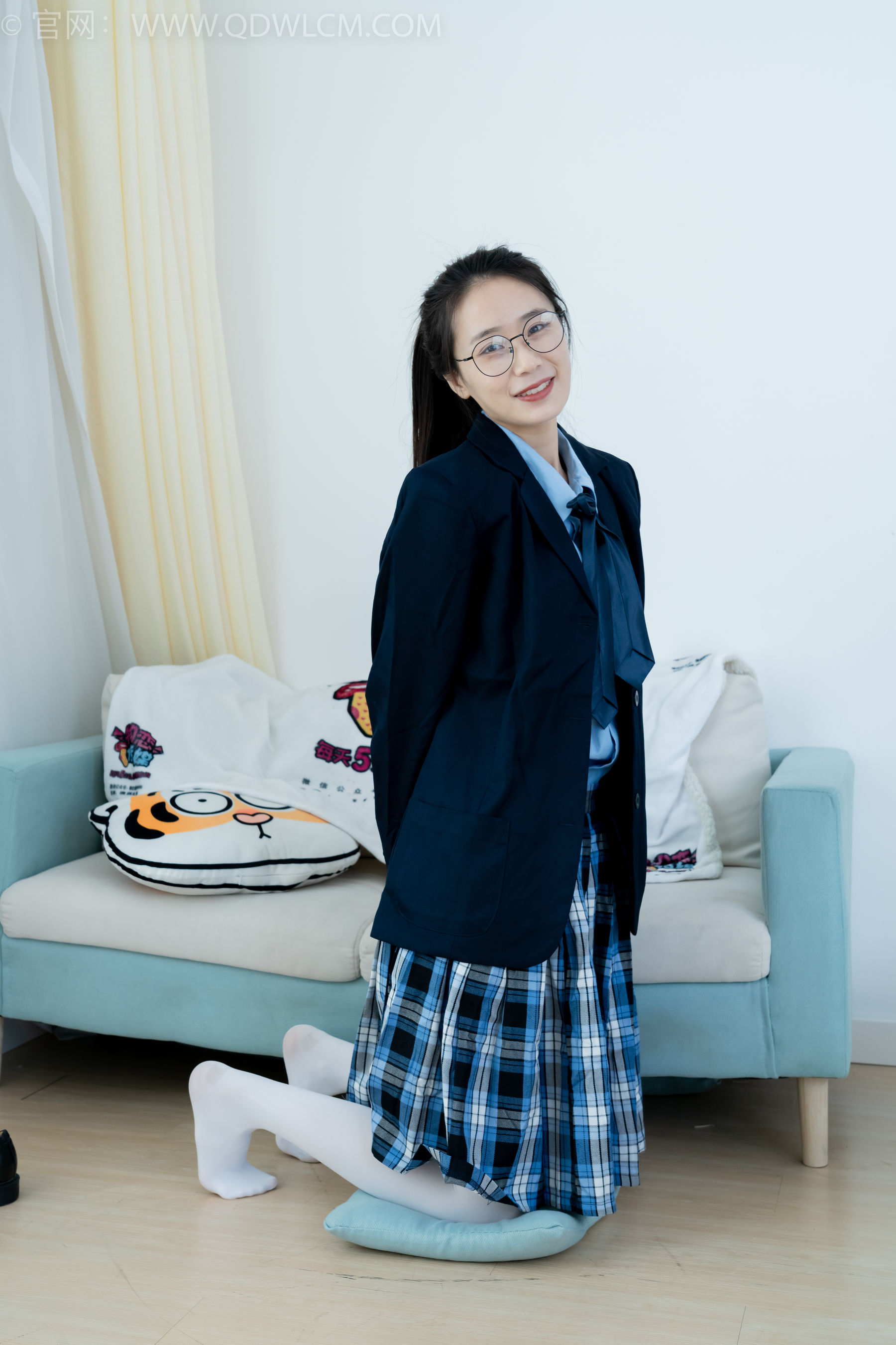 物恋传媒 No.2244 菜菜 -皮鞋、厚白丝、jk制服、皮筋绑脚老头乐挠脚剧情/(160P)
