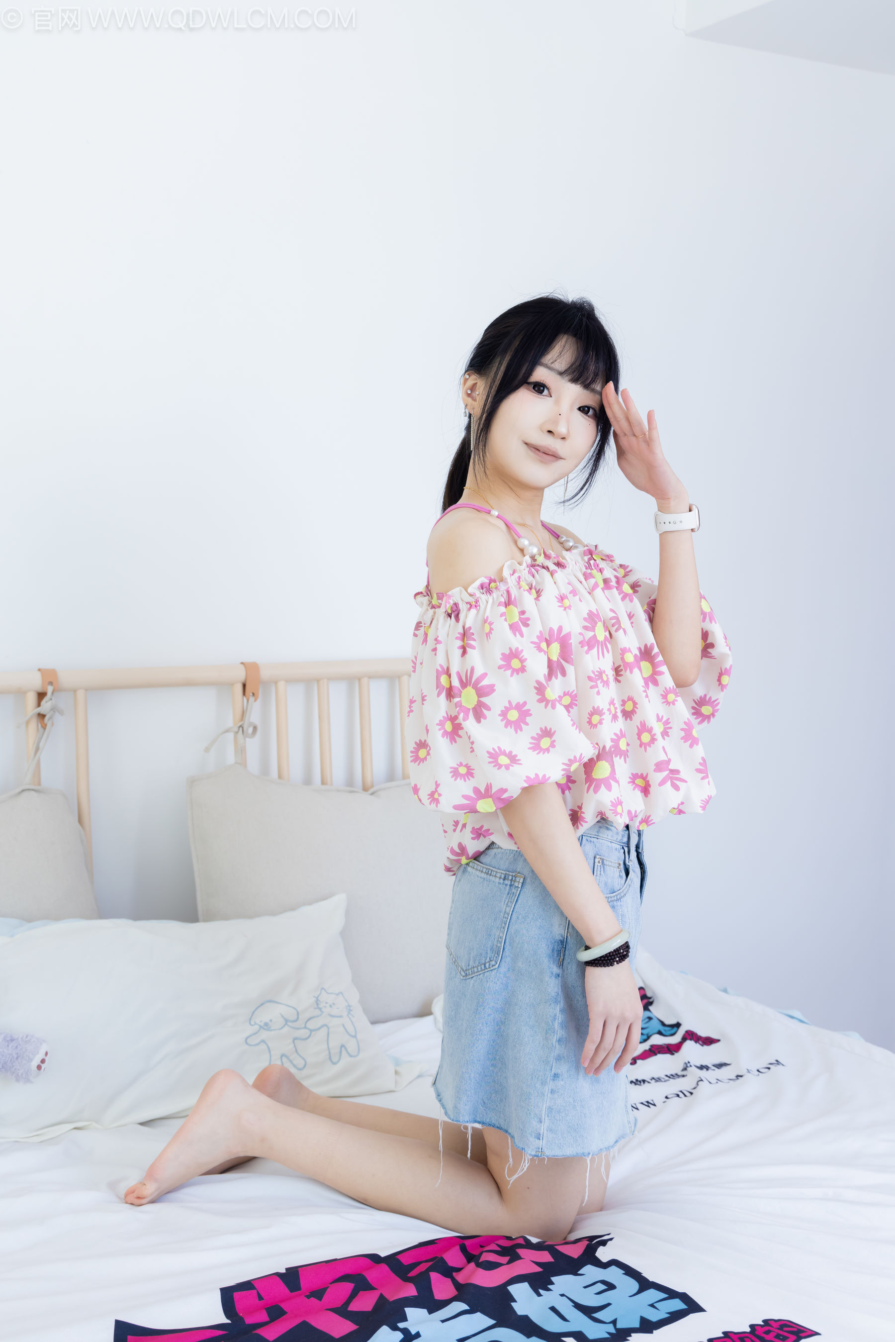 物恋传媒 No.2240 嘟嘟 -三双高跟鞋、薄肉丝、裸足、视频以超近景特写为主/(155P)