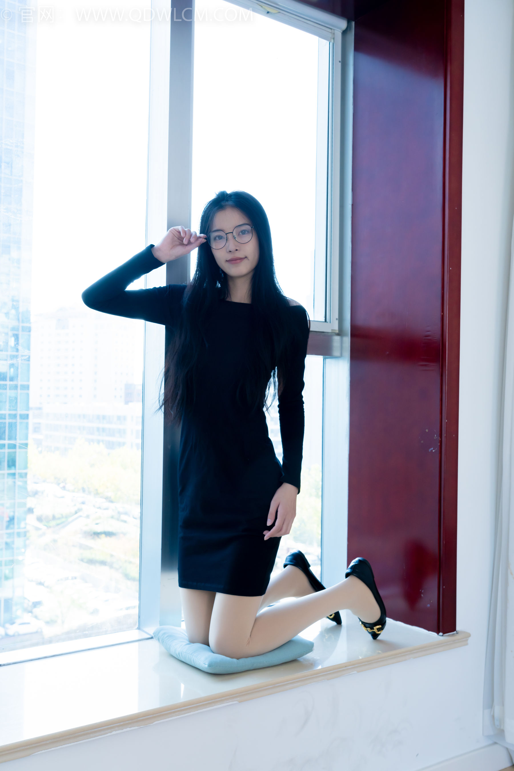 物恋传媒 No.2256 茯苓 -平底鞋、厚肉丝、厚黑丝、皮筋绑脚和挠脚心剧情/(220P)