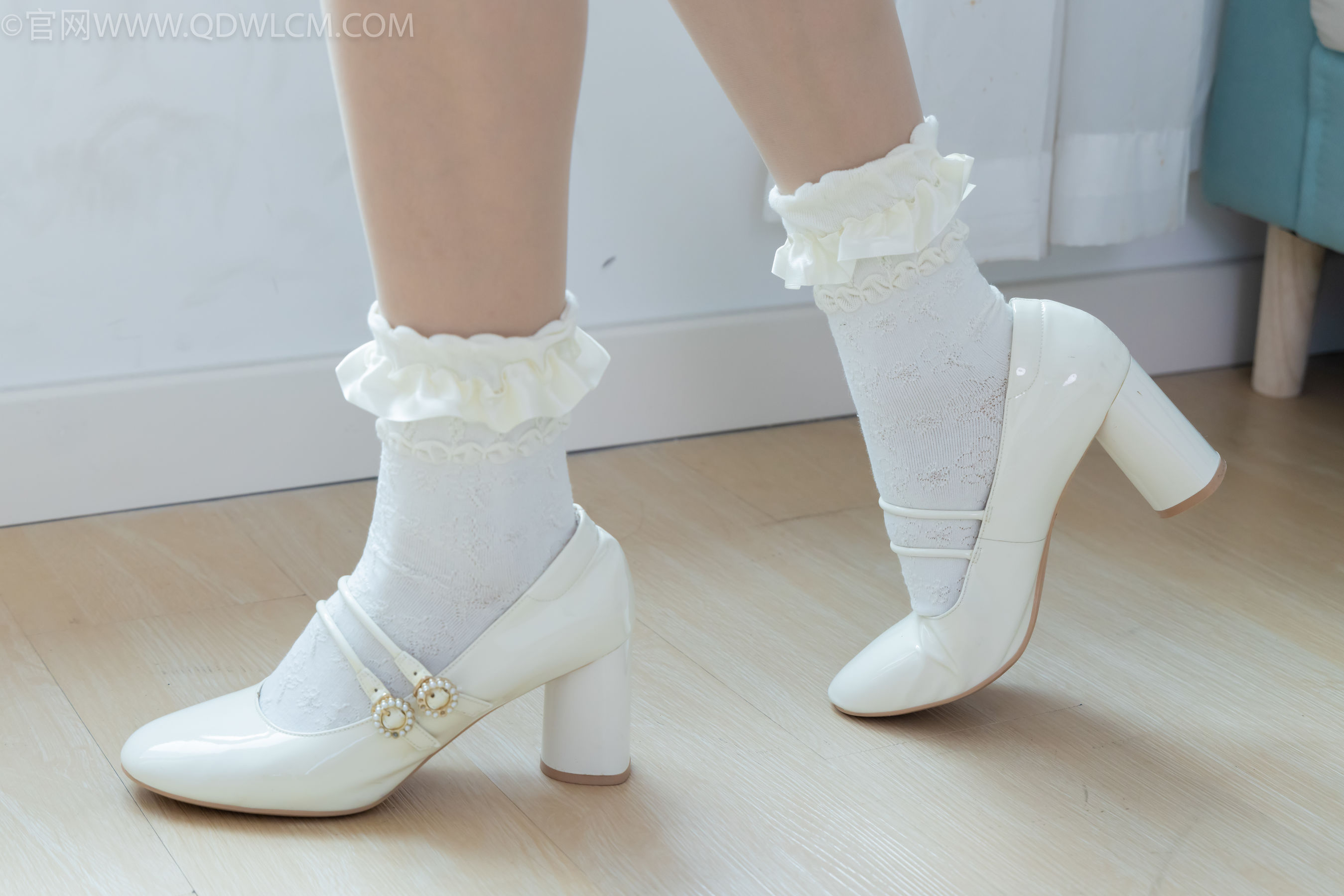 物恋传媒 No.2261 小影 -高跟鞋、白棉袜、薄肉丝/(167P)