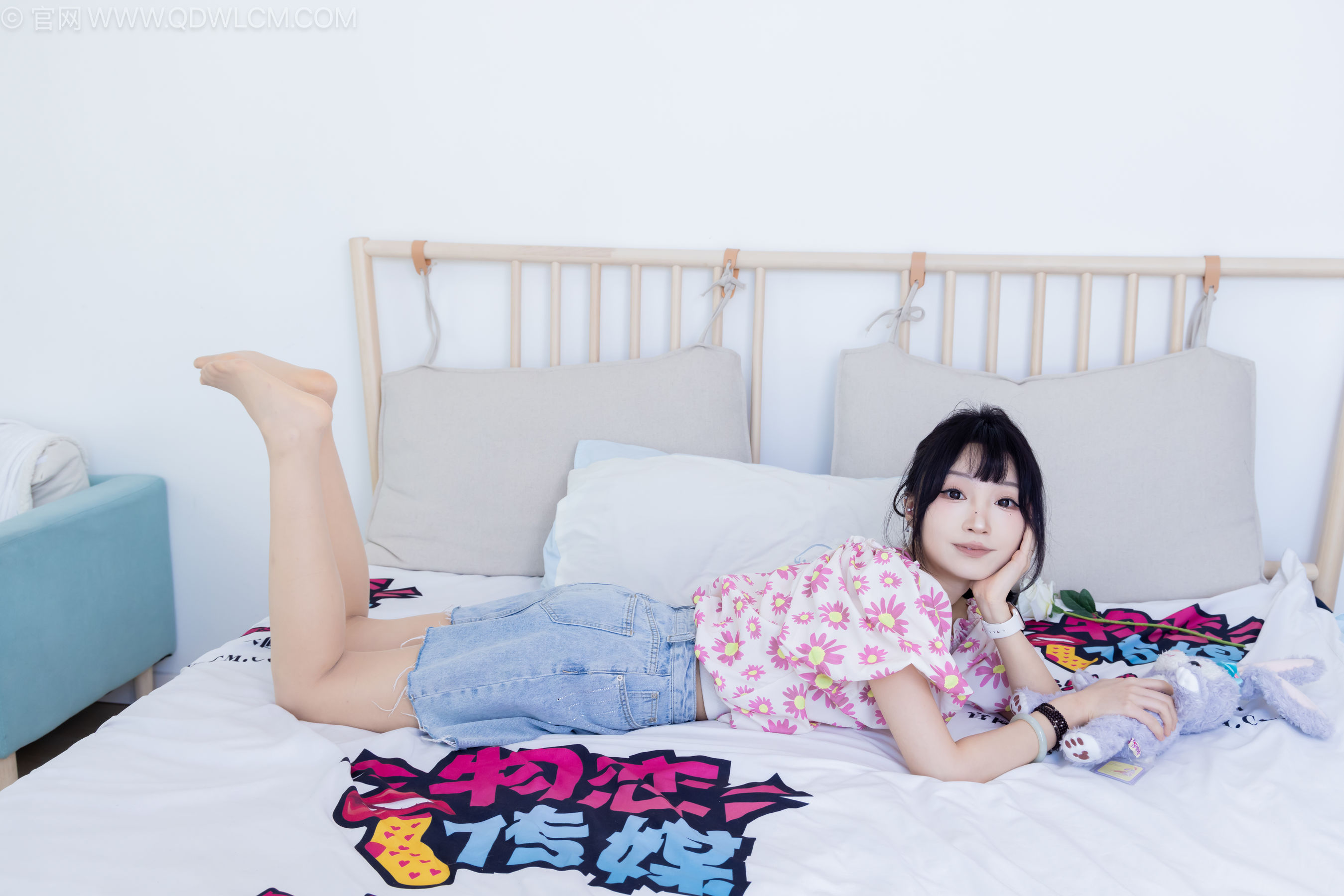 物恋传媒 No.2240 嘟嘟 -三双高跟鞋、薄肉丝、裸足、视频以超近景特写为主/(155P)