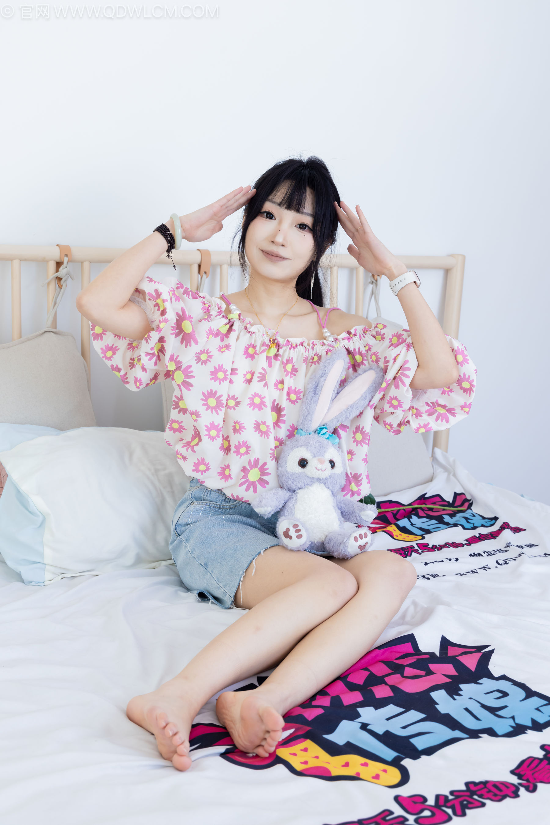 物恋传媒 No.2240 嘟嘟 -三双高跟鞋、薄肉丝、裸足、视频以超近景特写为主/(155P)