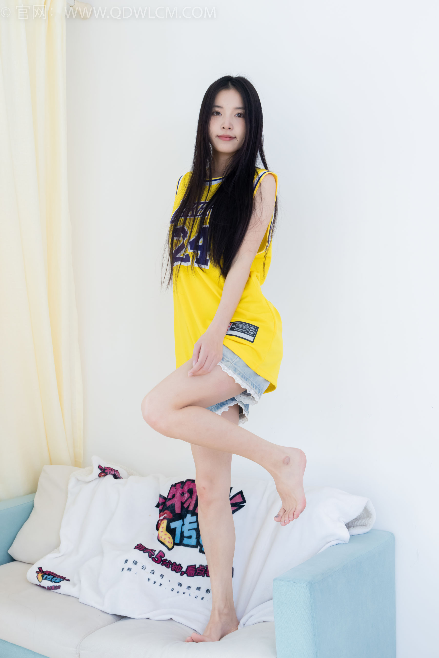 物恋传媒 No.2245 茯苓 -板鞋、短款薄肉丝、裸足/(190P)