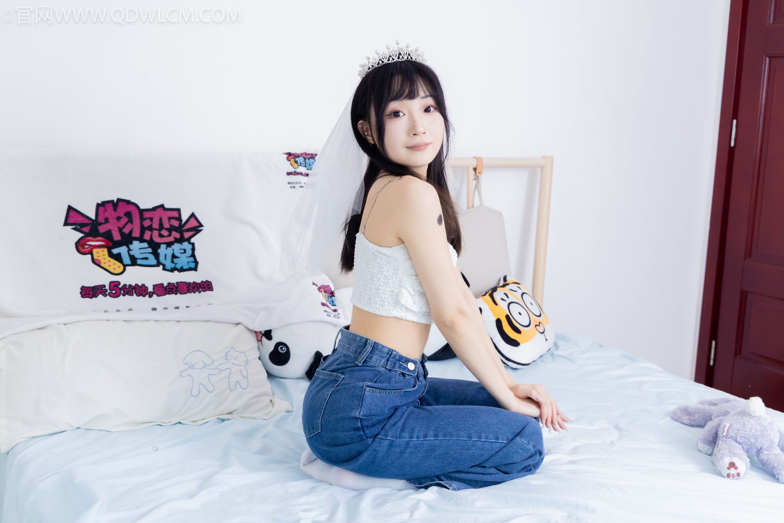 物恋传媒 No.2258 嘟嘟 -板鞋、白棉袜、裸足/(161P)