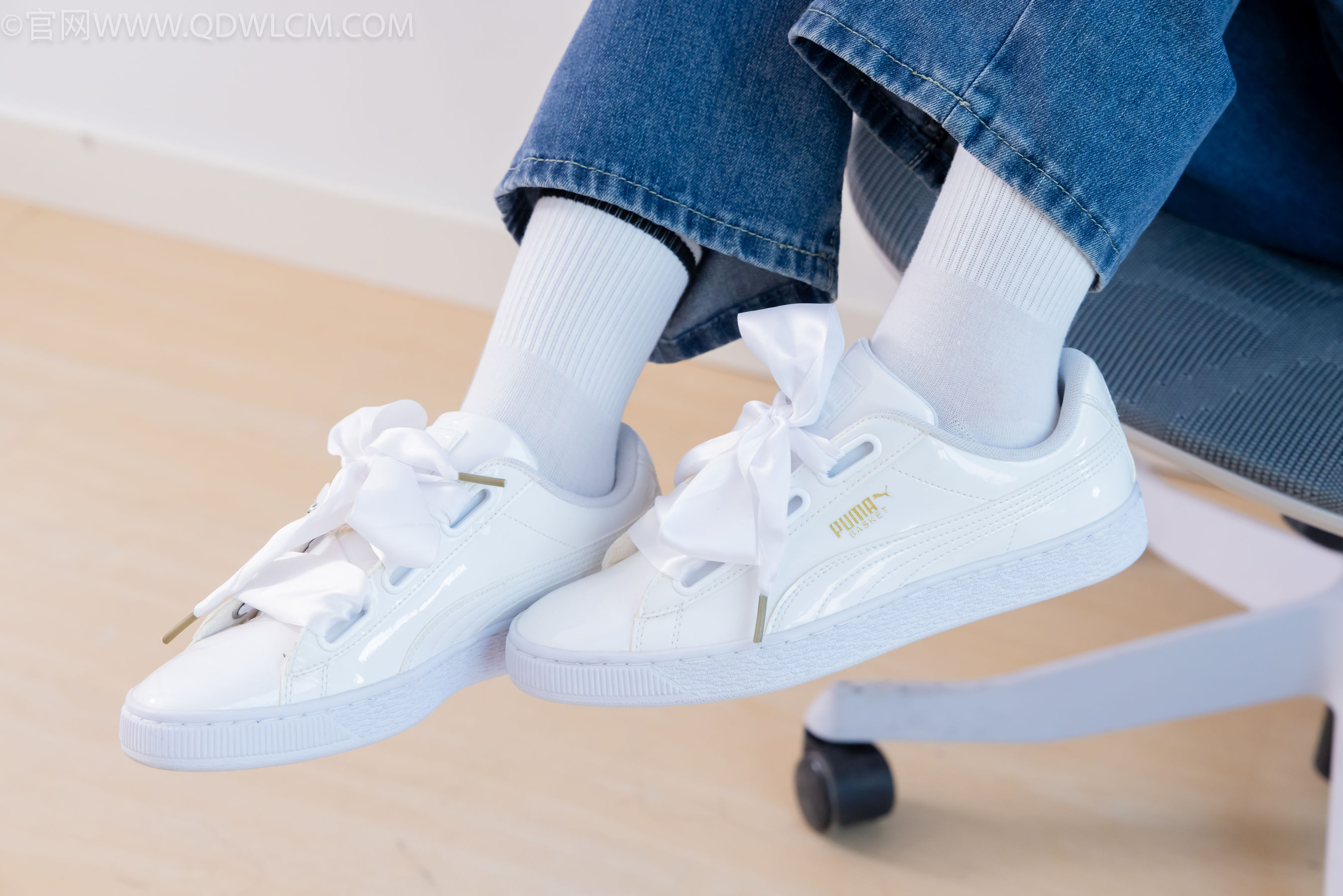 物恋传媒 No.2258 嘟嘟 -板鞋、白棉袜、裸足/(161P)