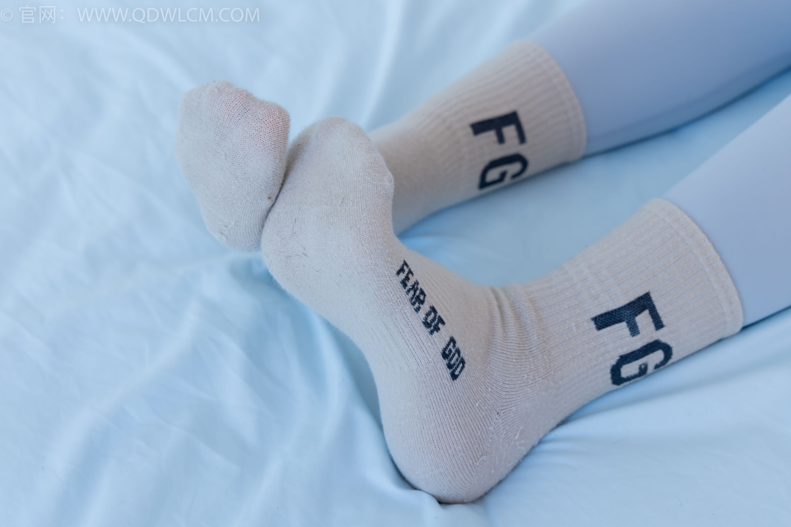 物恋传媒 No.2254 岚岚 -瑜伽裤、板鞋、两双棉袜/(160P)