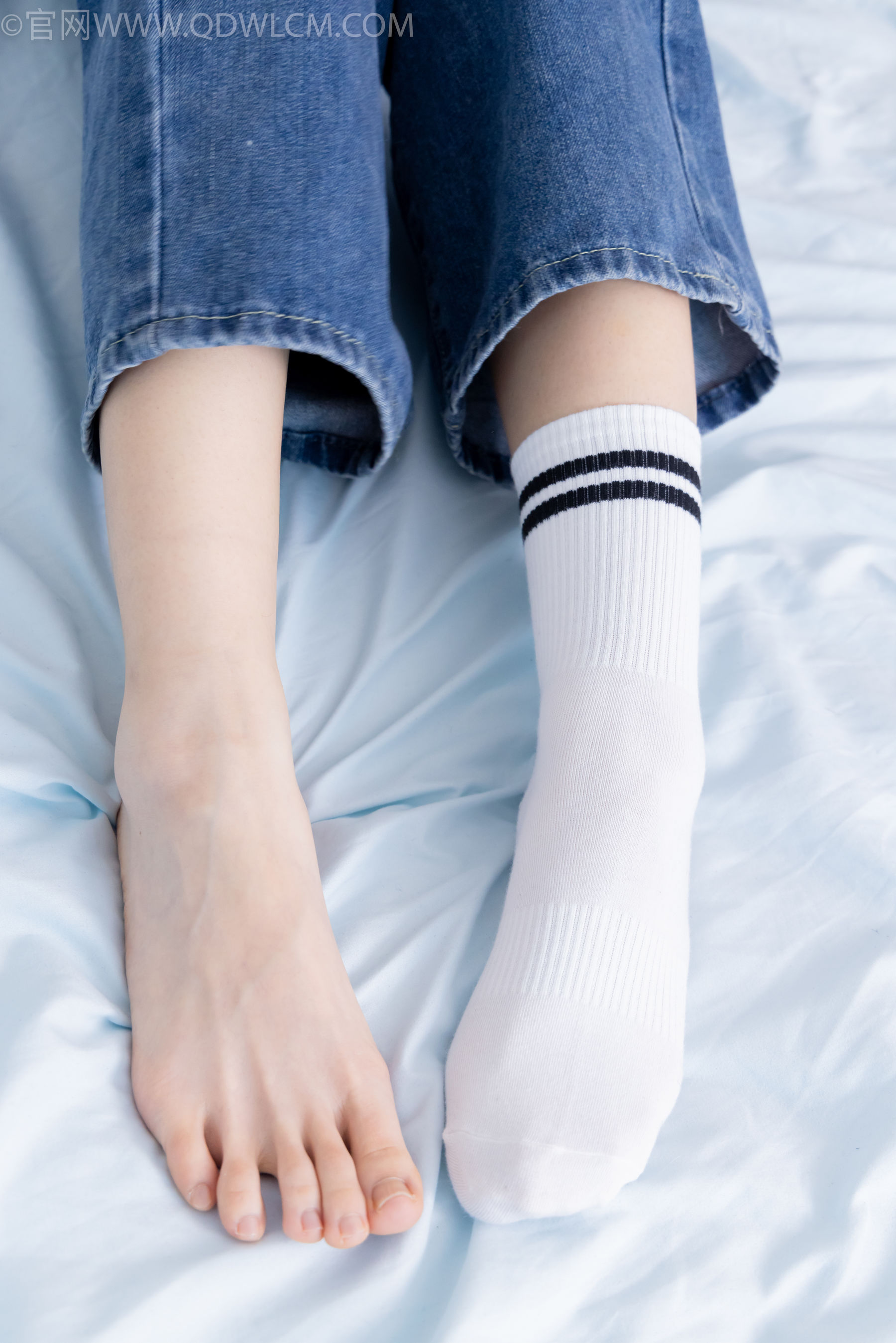 物恋传媒 No.2258 嘟嘟 -板鞋、白棉袜、裸足/(161P)