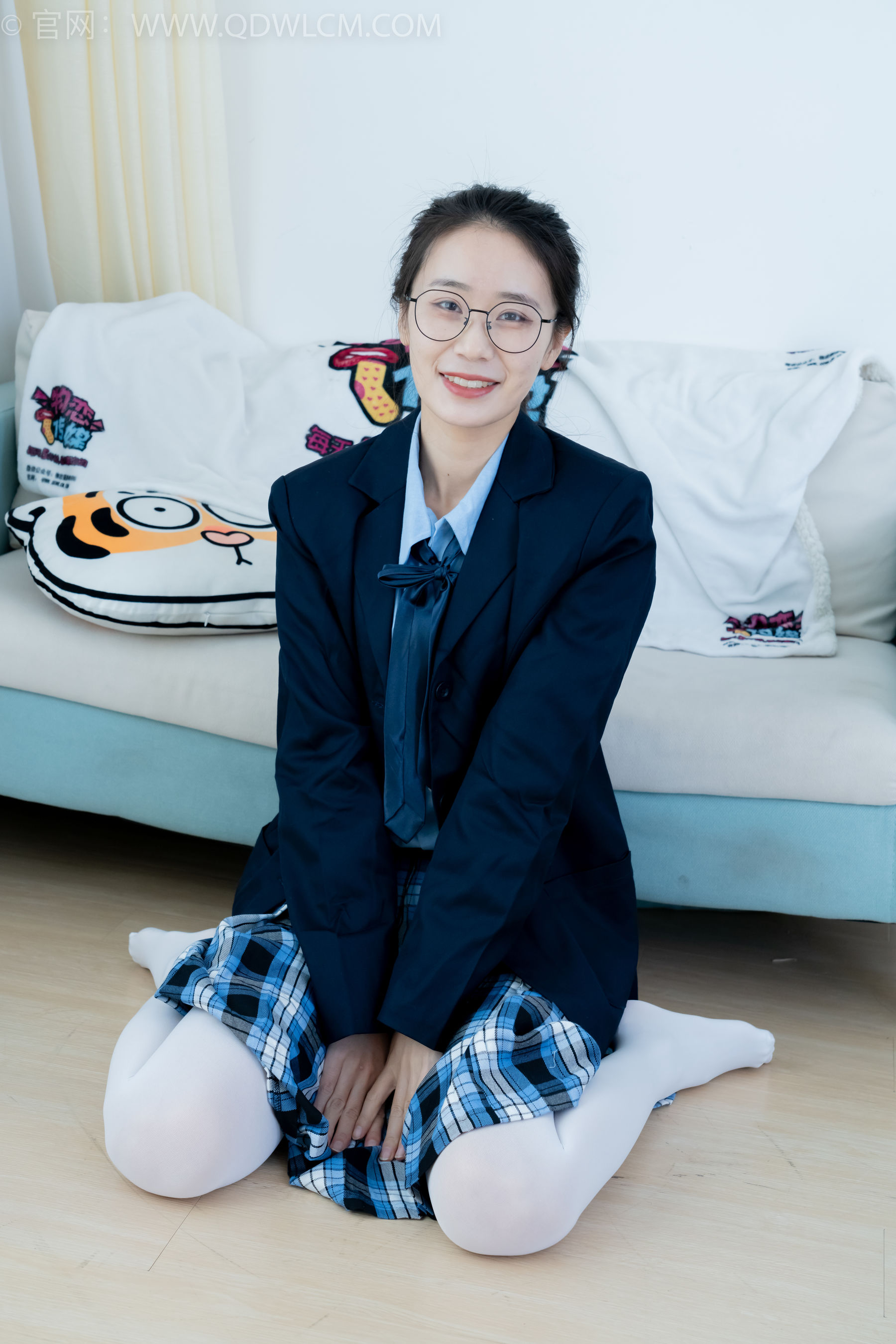 物恋传媒 No.2244 菜菜 -皮鞋、厚白丝、jk制服、皮筋绑脚老头乐挠脚剧情/(160P)