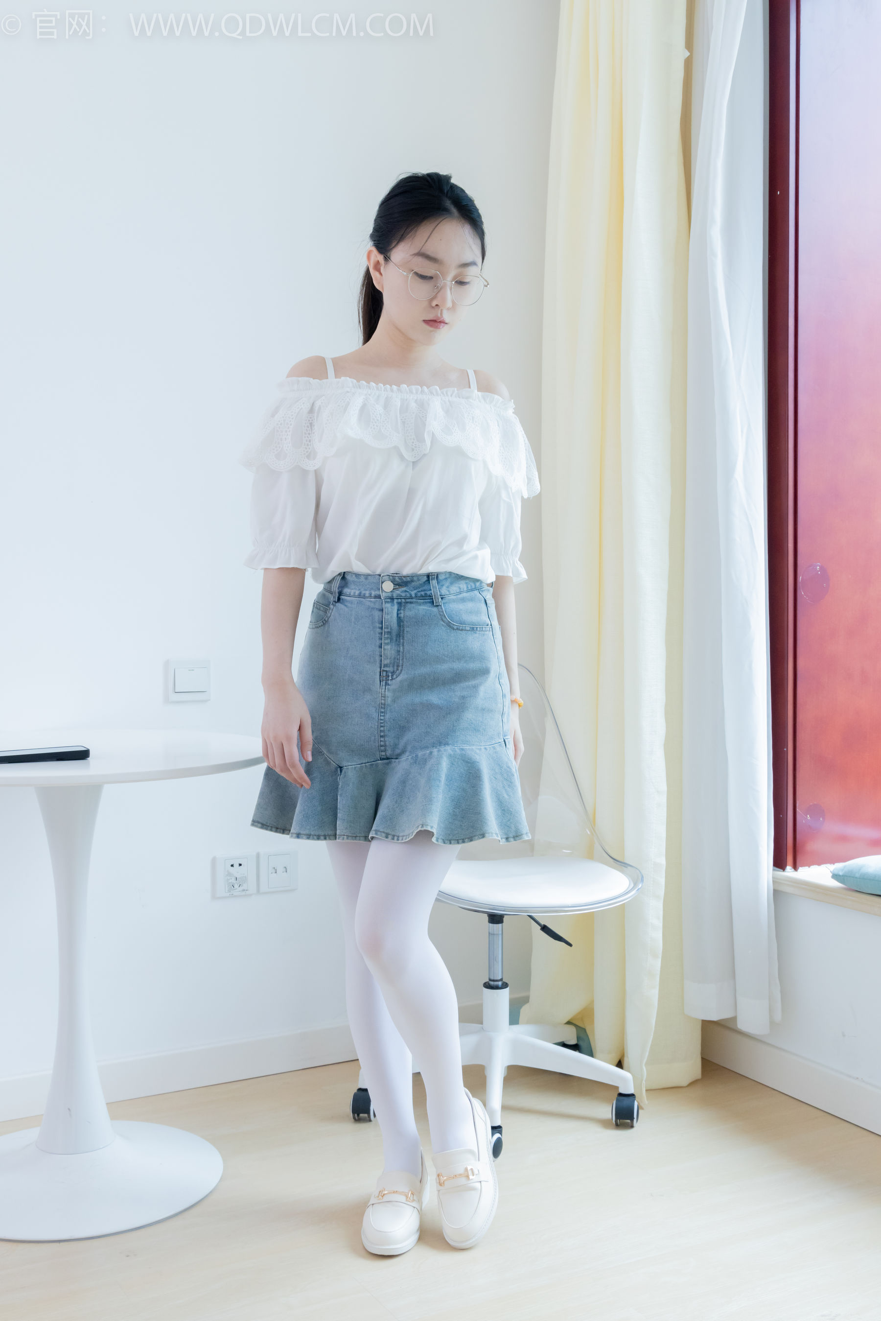 物恋传媒 No.2246 美兔 -皮鞋、厚白丝、皮筋绑脚老头乐挠脚剧情/(150P)
