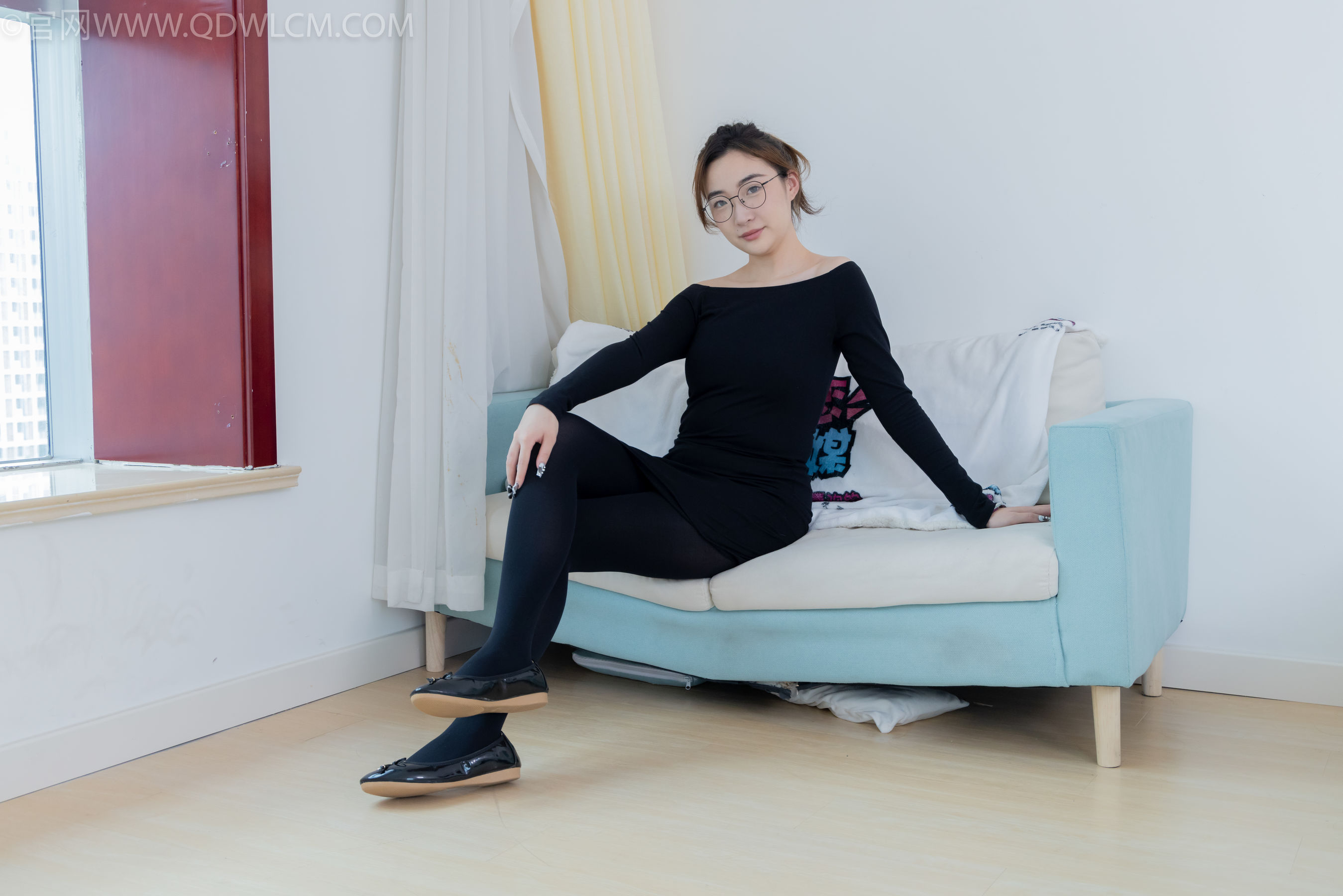 物恋传媒 No.2265 恬恬 -平底鞋、厚黑丝、厚黑丝踩奶油蛋糕剧情/(157P)