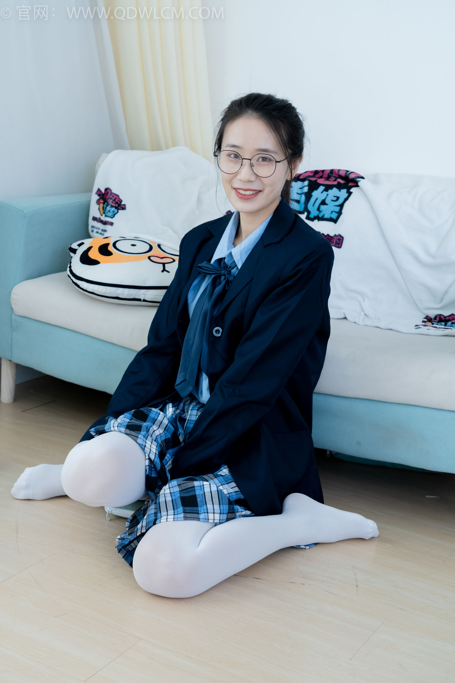 物恋传媒 No.2244 菜菜 -皮鞋、厚白丝、jk制服、皮筋绑脚老头乐挠脚剧情/(160P)