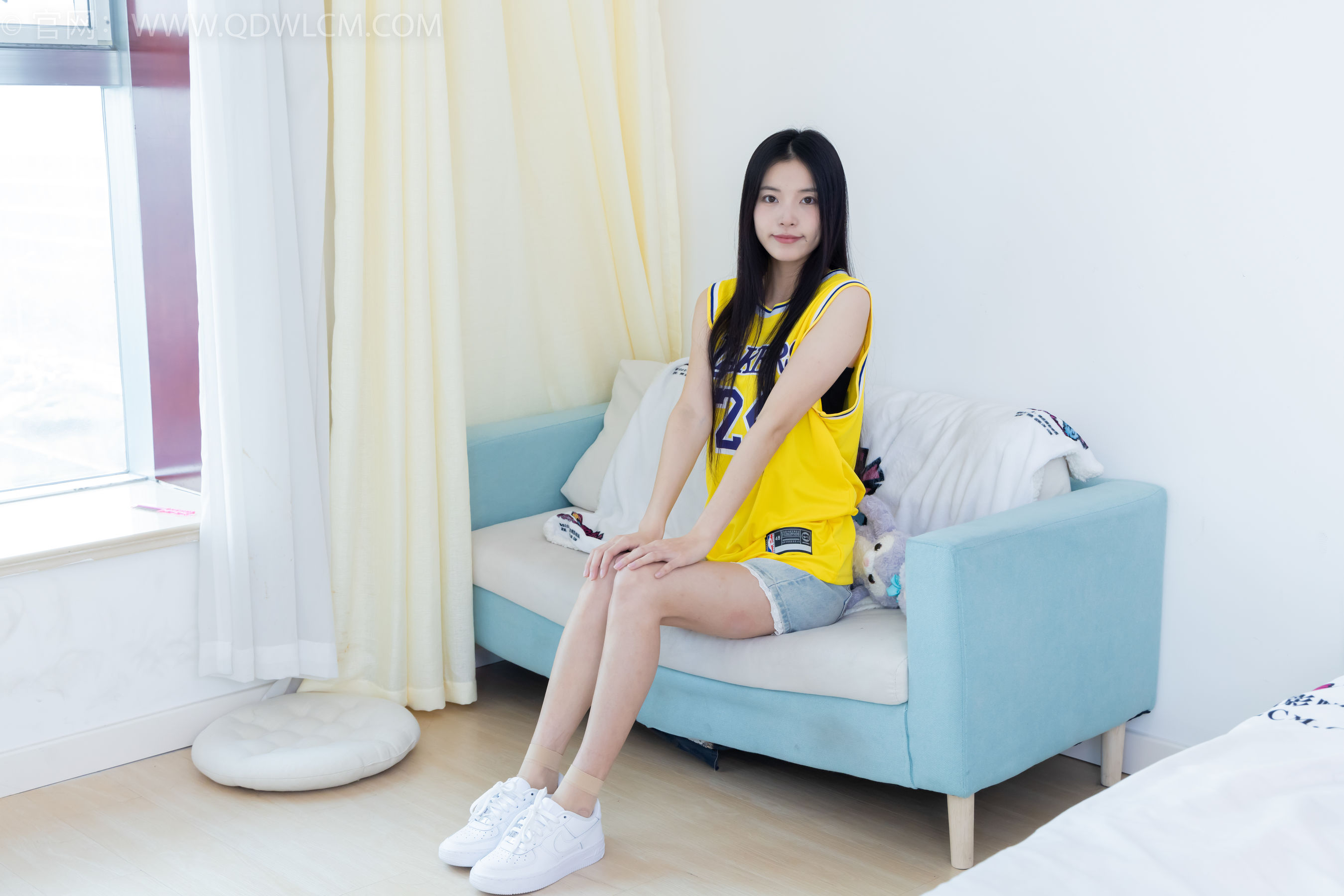 物恋传媒 No.2245 茯苓 -板鞋、短款薄肉丝、裸足/(190P)