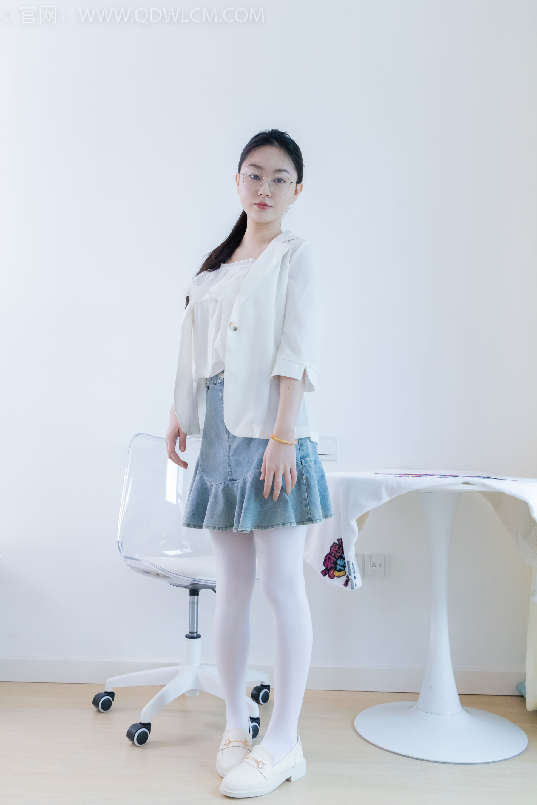 物恋传媒 No.2246 美兔 -皮鞋、厚白丝、皮筋绑脚老头乐挠脚剧情/(150P)