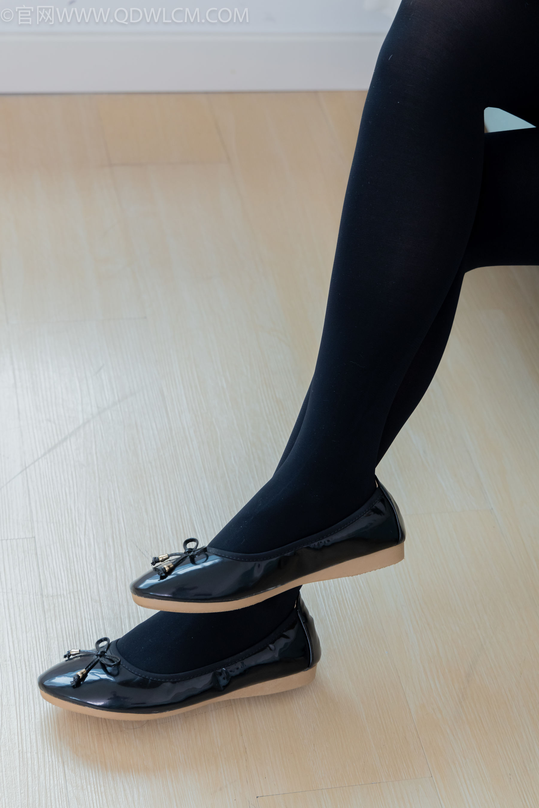 物恋传媒 No.2265 恬恬 -平底鞋、厚黑丝、厚黑丝踩奶油蛋糕剧情/(157P)