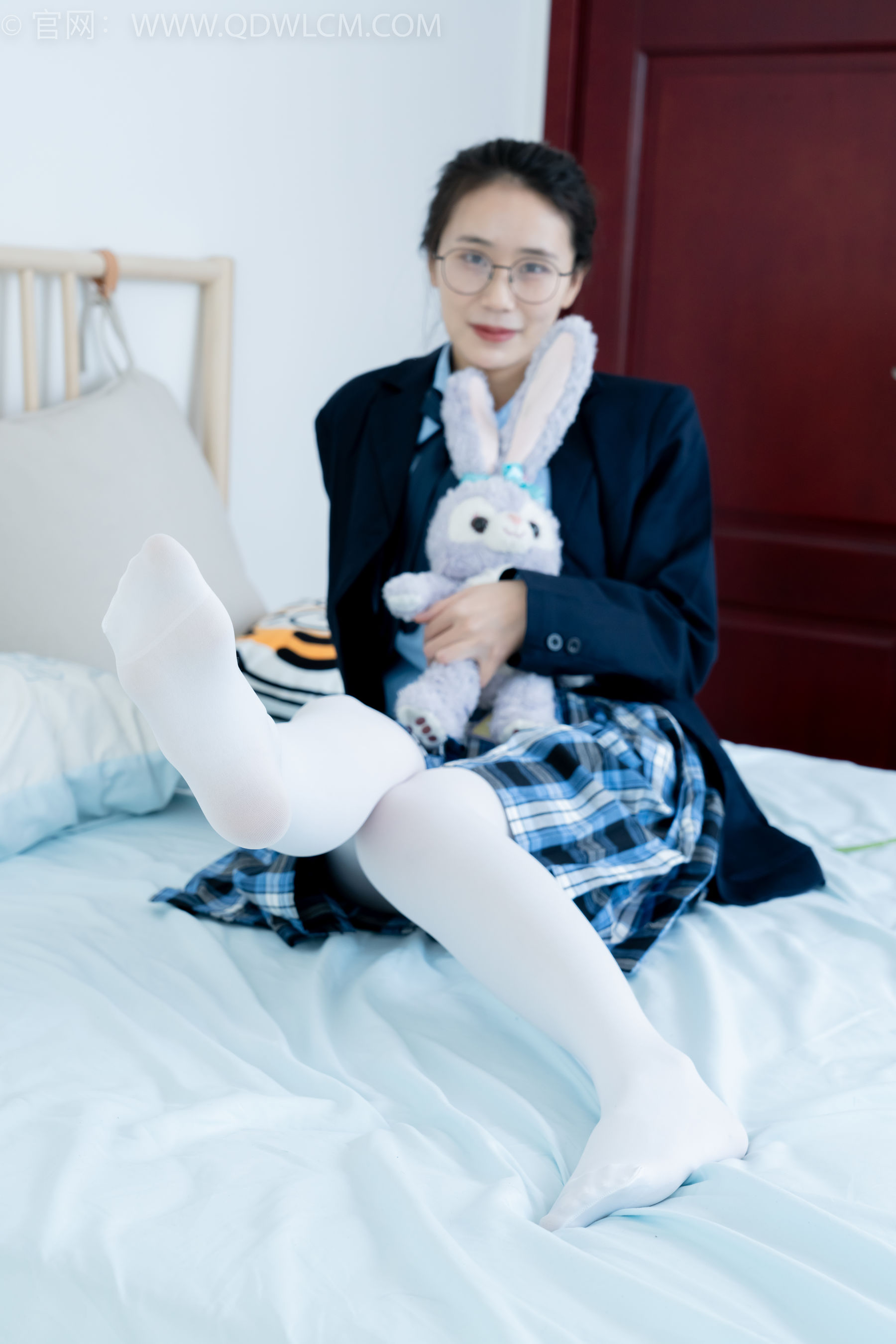 物恋传媒 No.2244 菜菜 -皮鞋、厚白丝、jk制服、皮筋绑脚老头乐挠脚剧情/(160P)