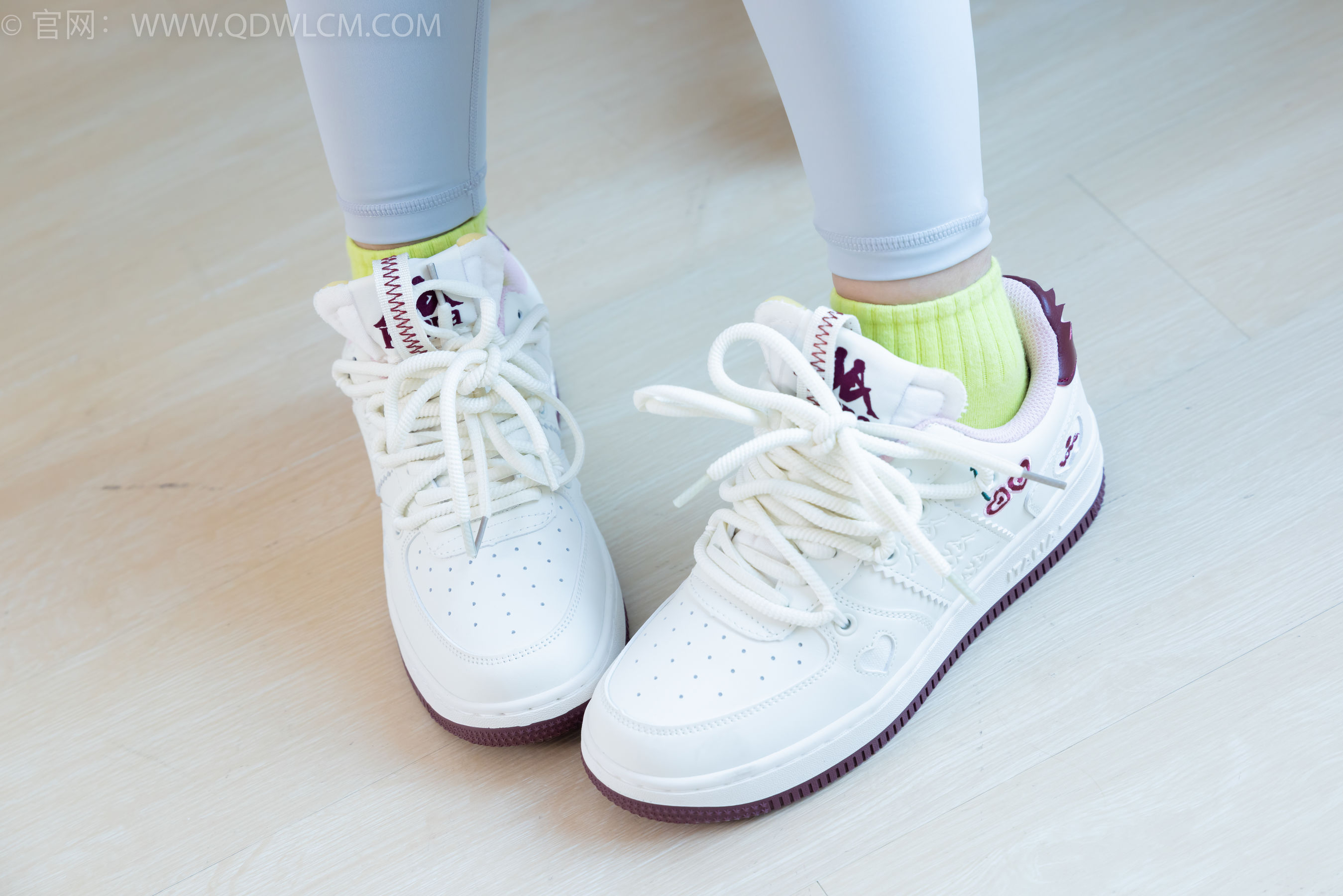 物恋传媒 No.2254 岚岚 -瑜伽裤、板鞋、两双棉袜/(160P)