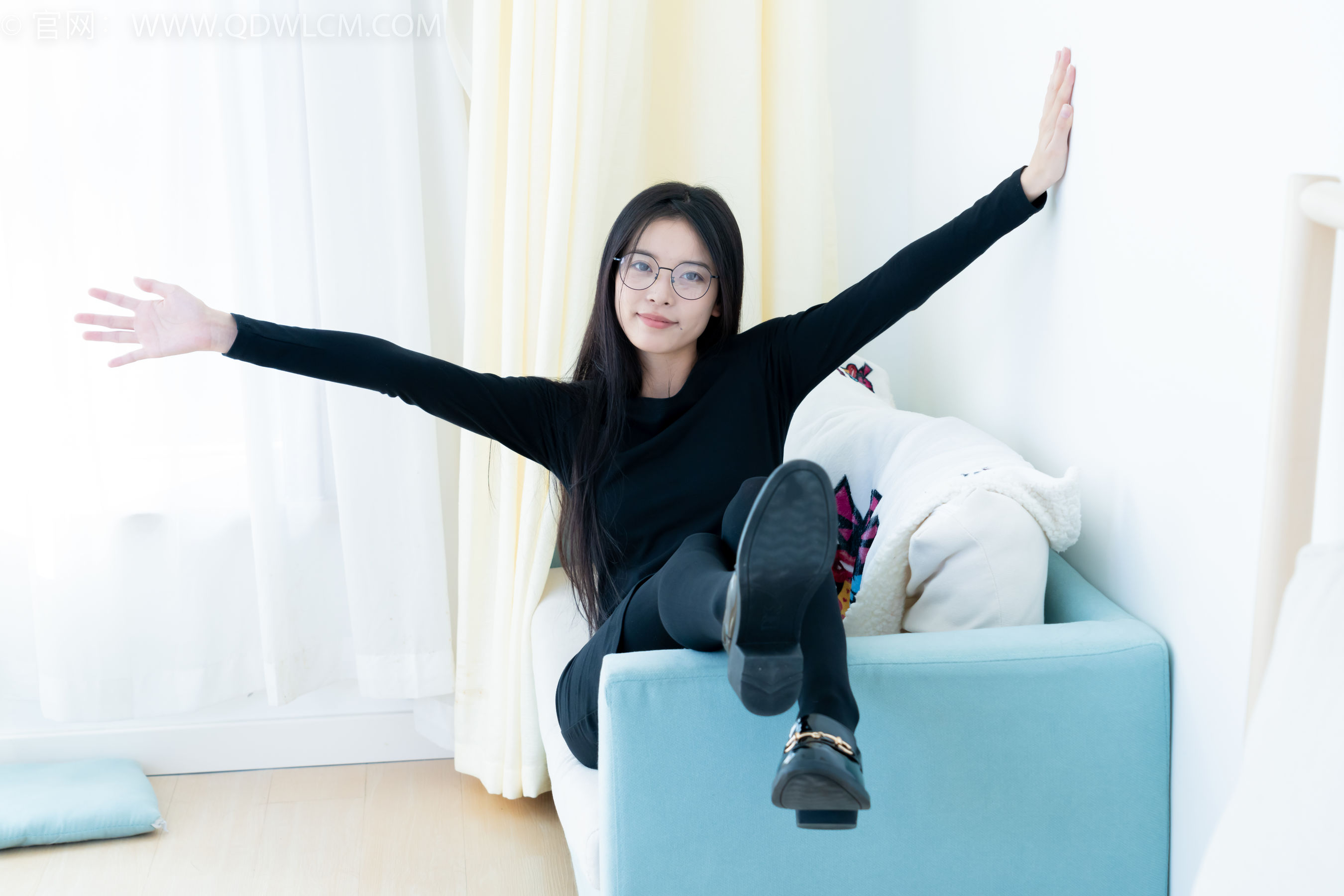 物恋传媒 No.2256 茯苓 -平底鞋、厚肉丝、厚黑丝、皮筋绑脚和挠脚心剧情/(220P)