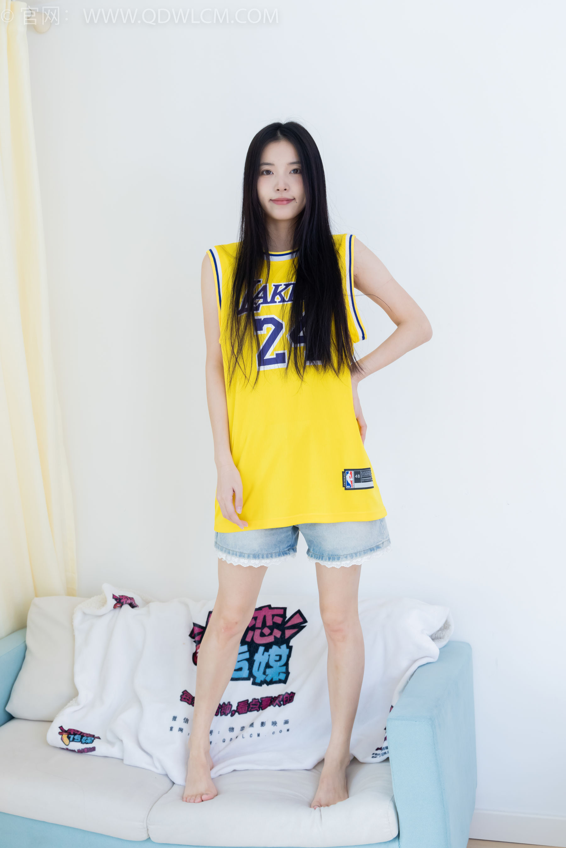 物恋传媒 No.2245 茯苓 -板鞋、短款薄肉丝、裸足/(190P)