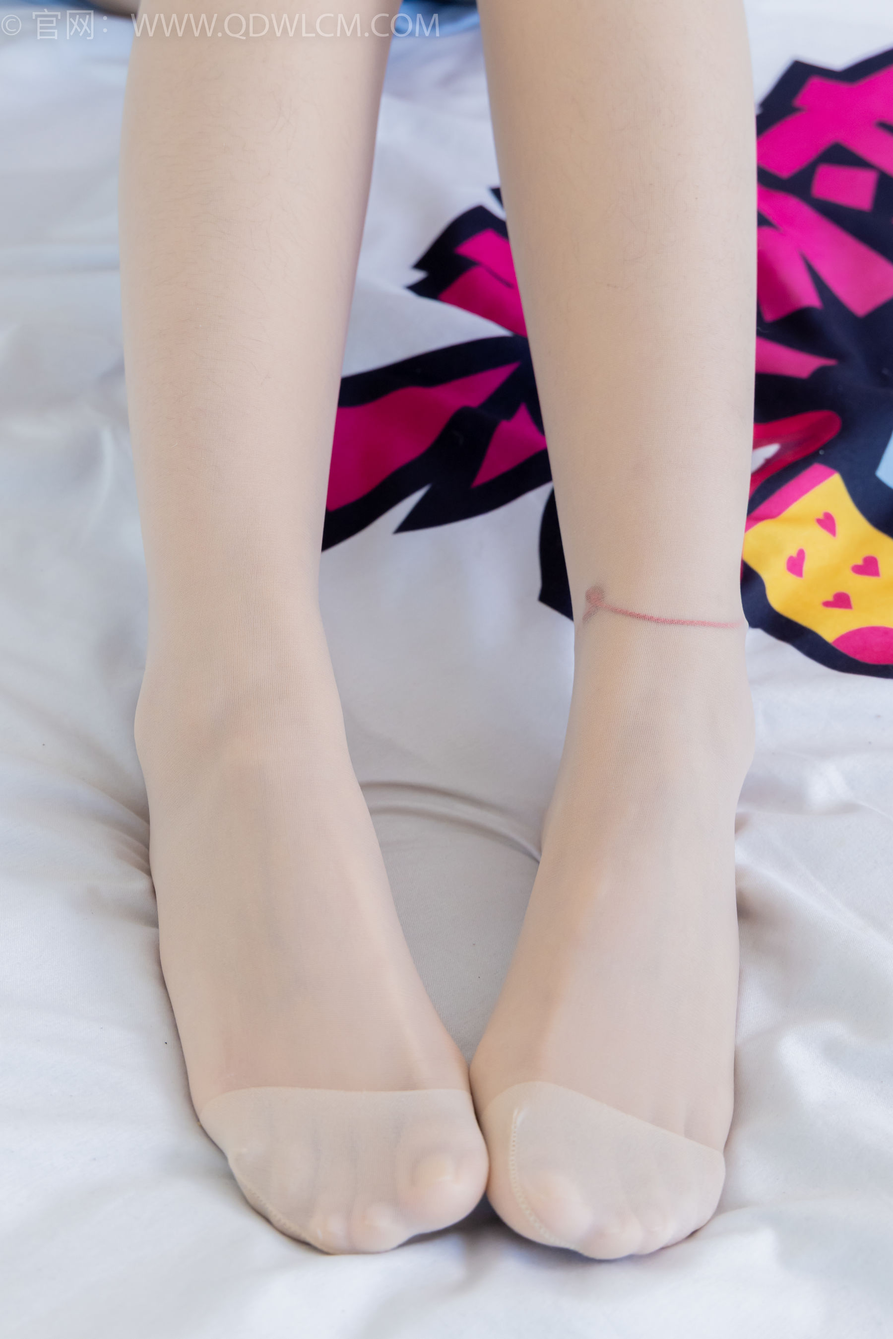 物恋传媒 No.2250 岚岚 -板鞋、白棉袜、薄肉丝、老头乐挠脚剧情/(150P)