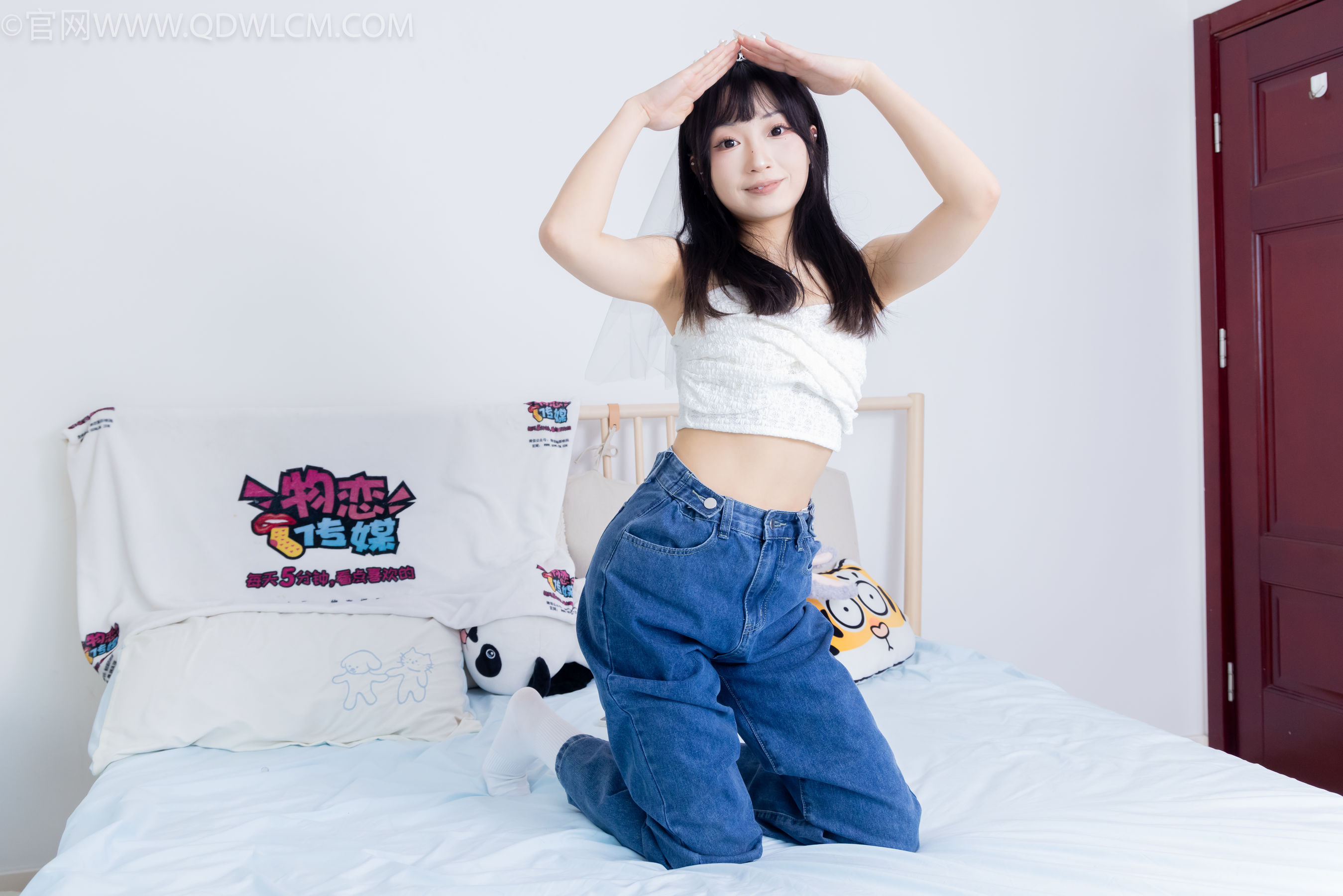 物恋传媒 No.2258 嘟嘟 -板鞋、白棉袜、裸足/(161P)