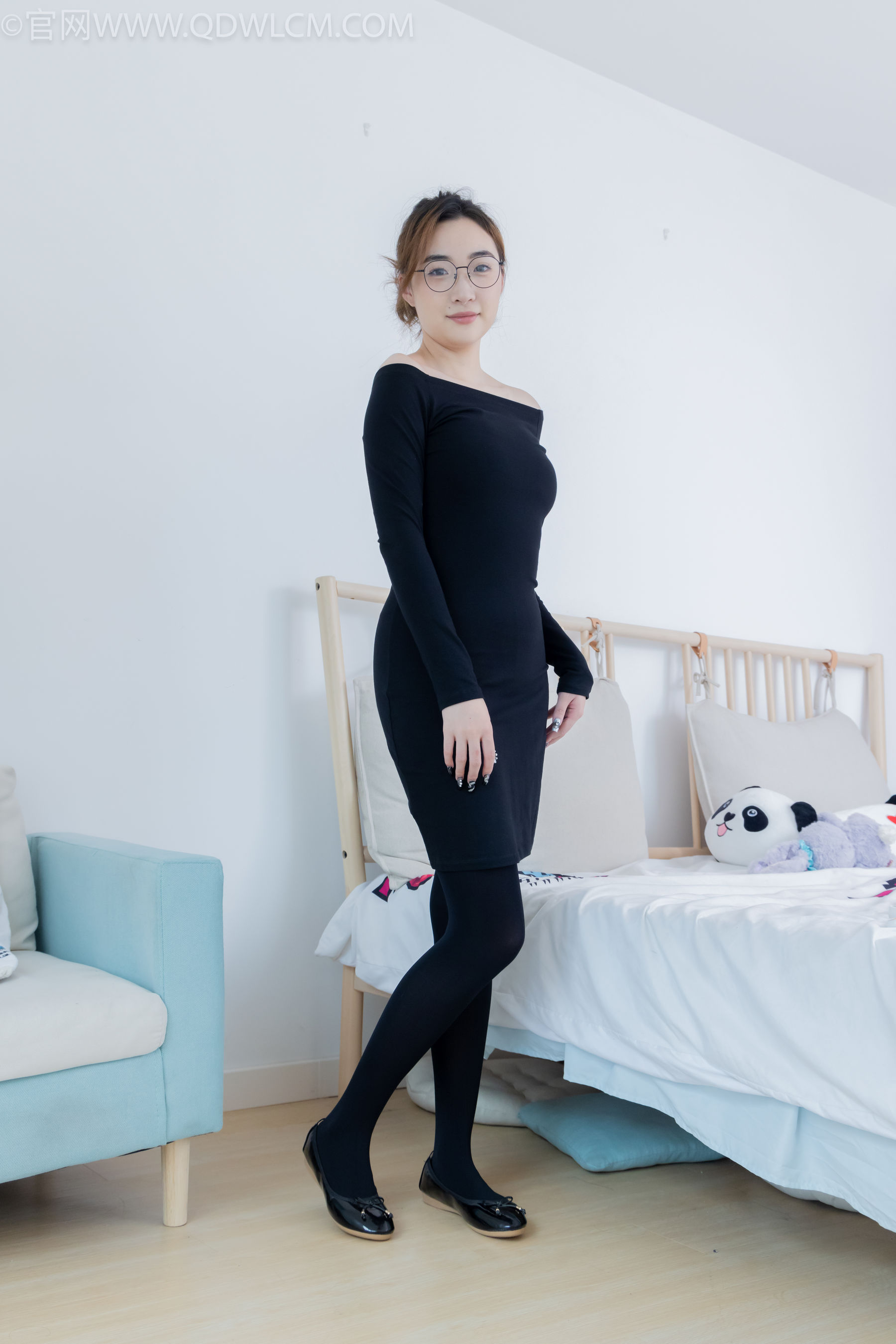 物恋传媒 No.2265 恬恬 -平底鞋、厚黑丝、厚黑丝踩奶油蛋糕剧情/(157P)