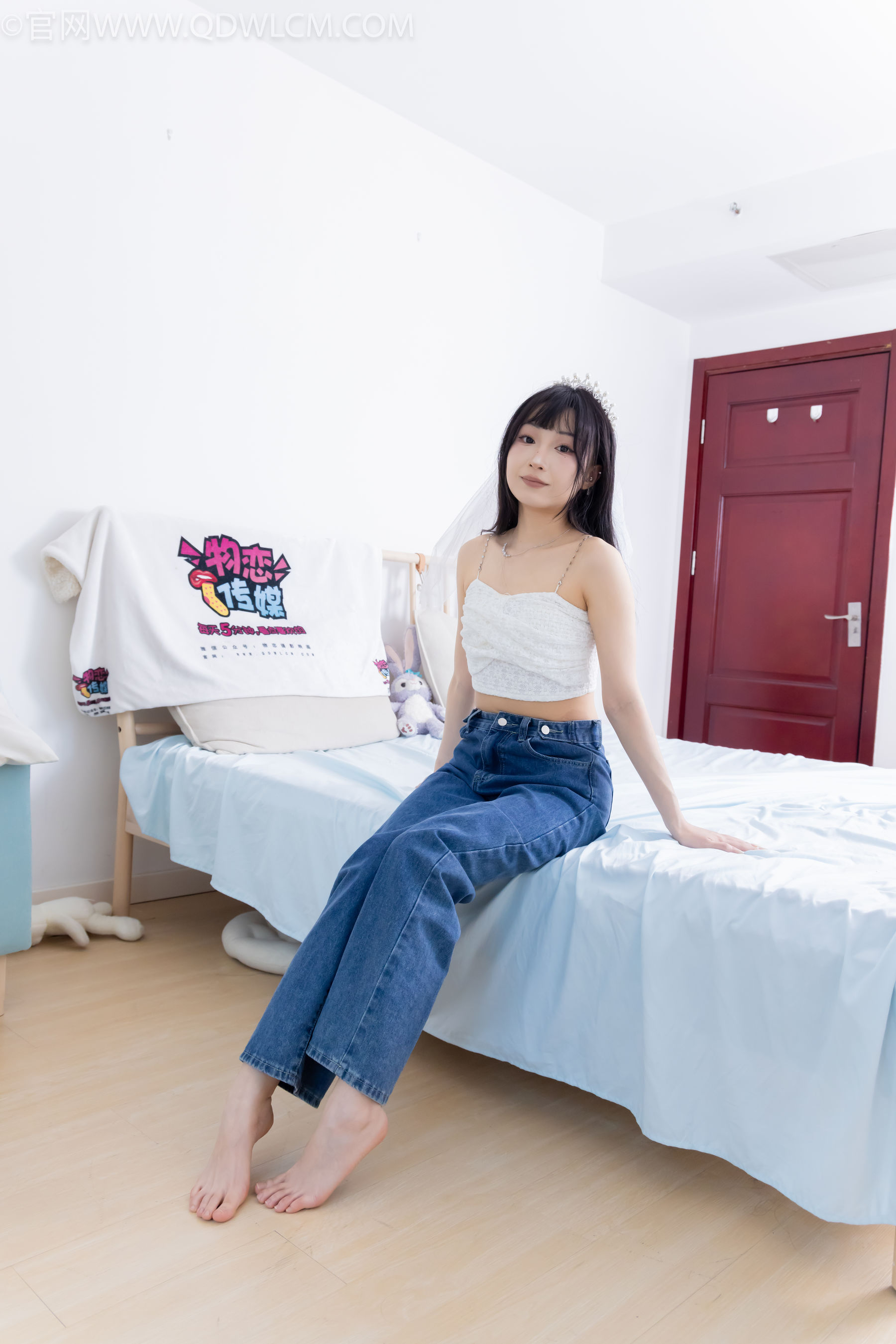 物恋传媒 No.2258 嘟嘟 -板鞋、白棉袜、裸足/(161P)