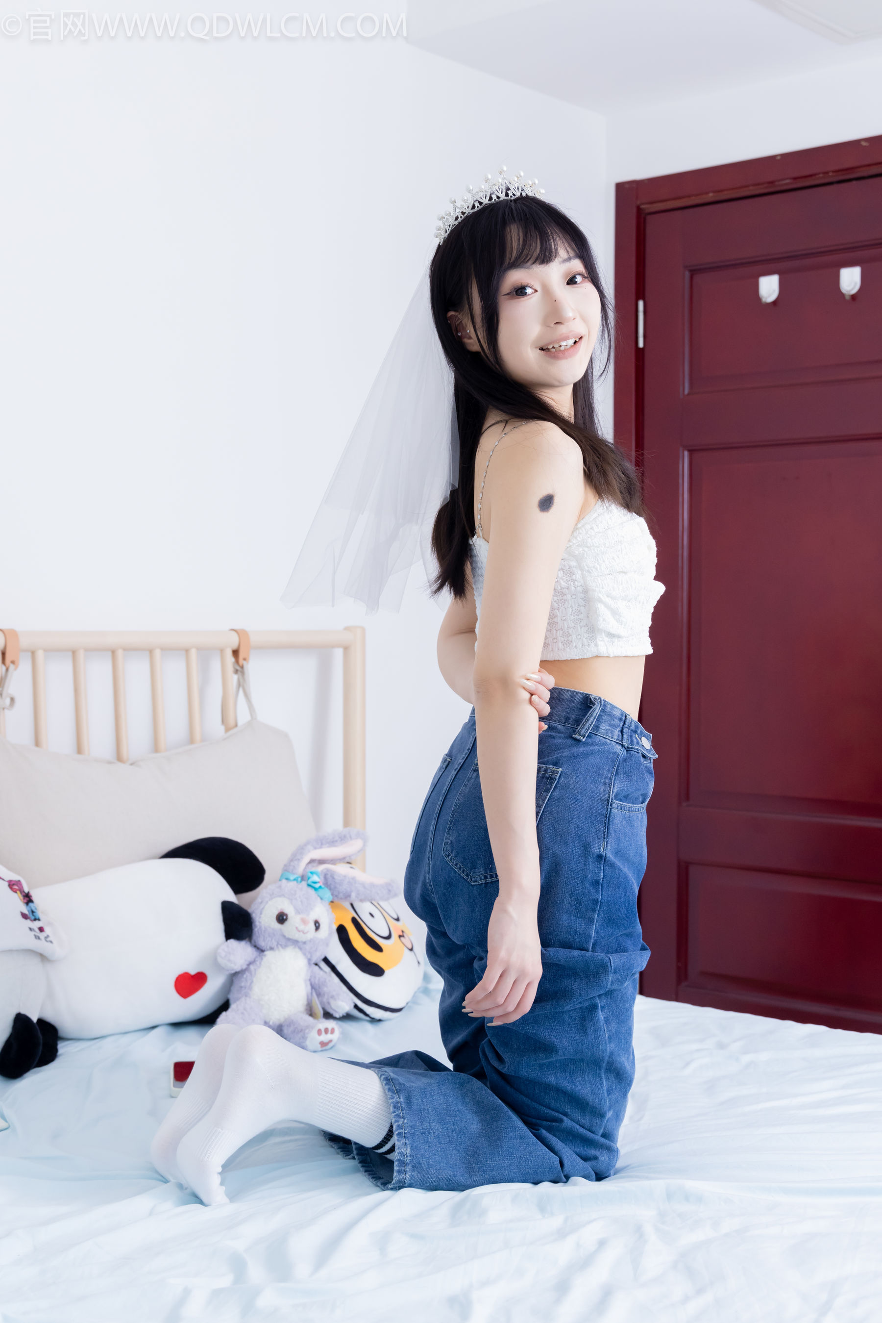 物恋传媒 No.2258 嘟嘟 -板鞋、白棉袜、裸足/(161P)