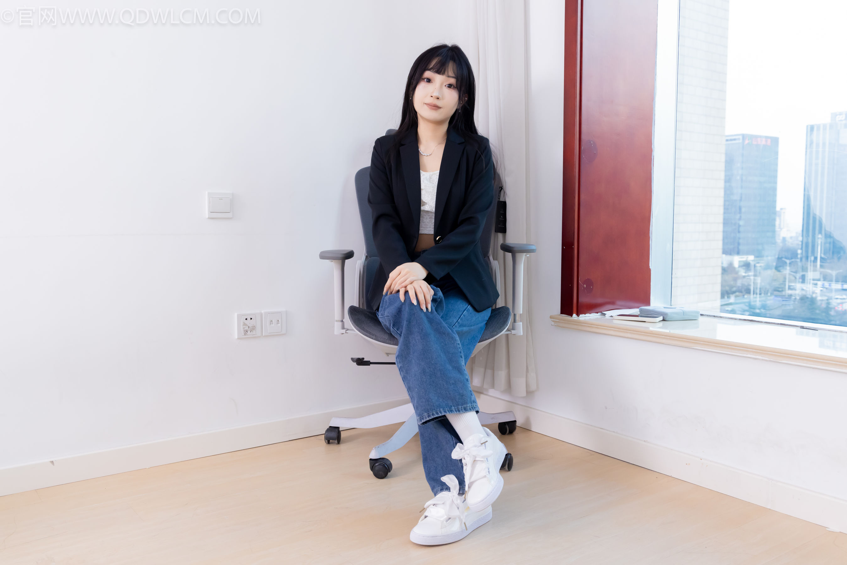 物恋传媒 No.2258 嘟嘟 -板鞋、白棉袜、裸足/(161P)