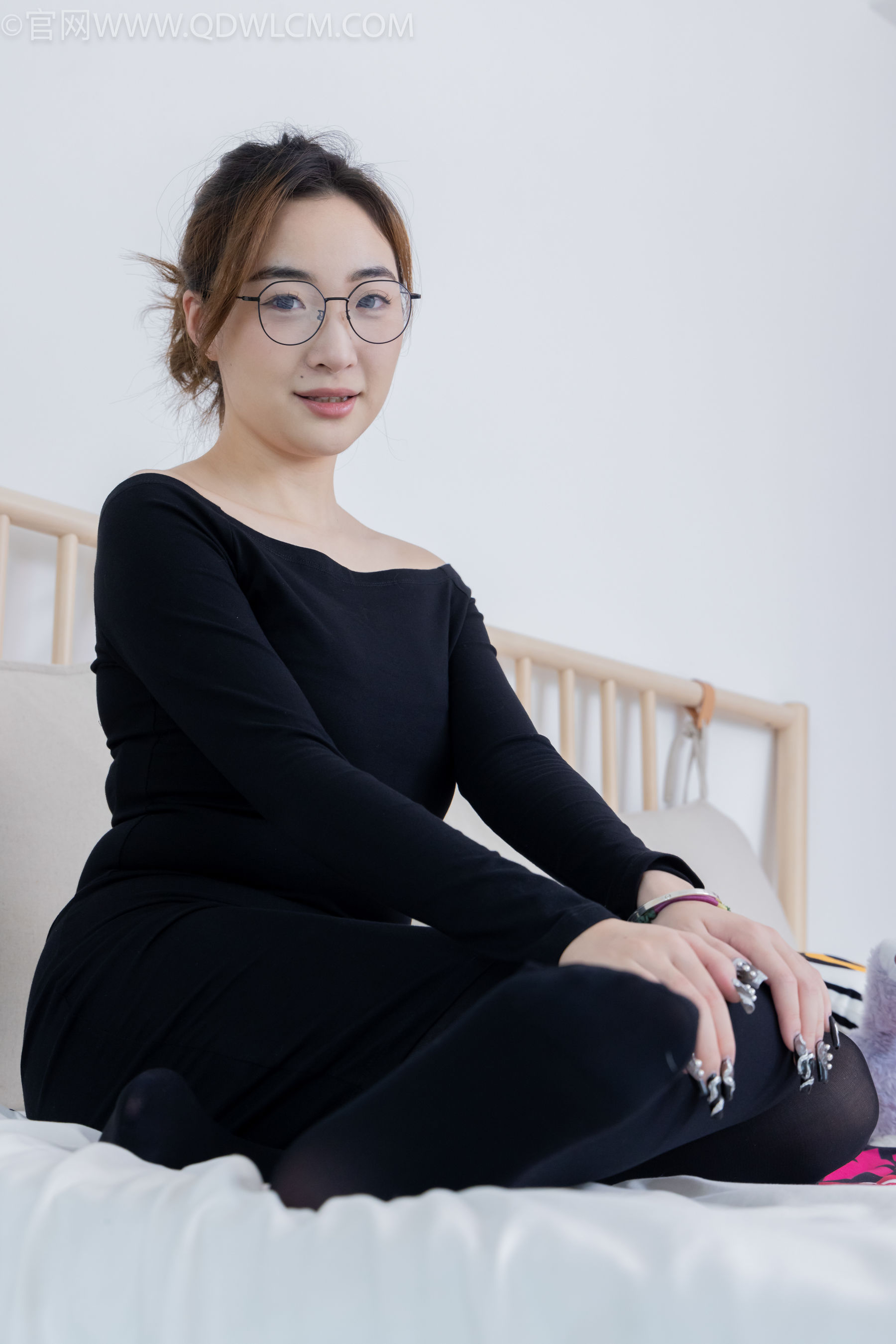 物恋传媒 No.2265 恬恬 -平底鞋、厚黑丝、厚黑丝踩奶油蛋糕剧情/(157P)