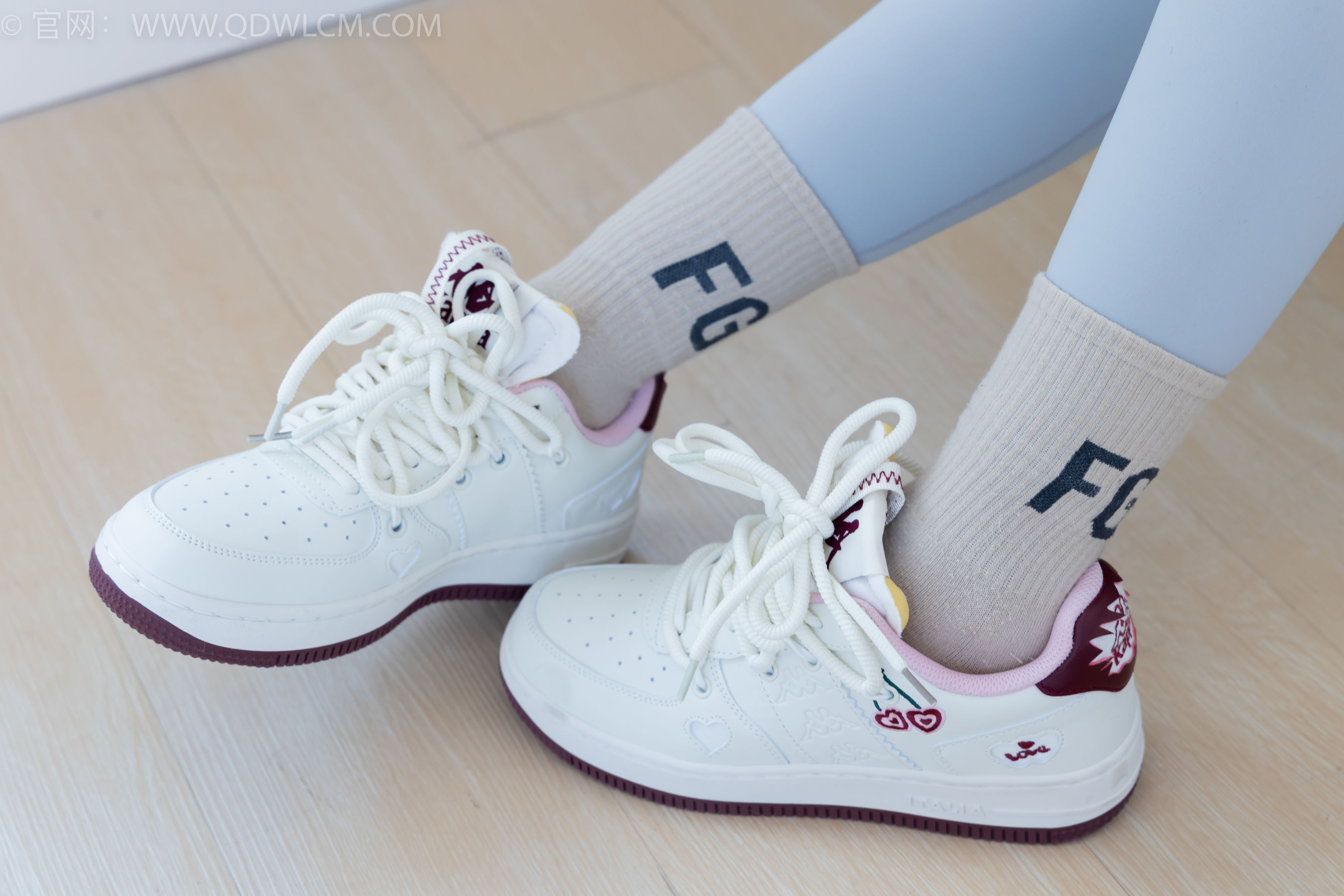 物恋传媒 No.2254 岚岚 -瑜伽裤、板鞋、两双棉袜/(160P)