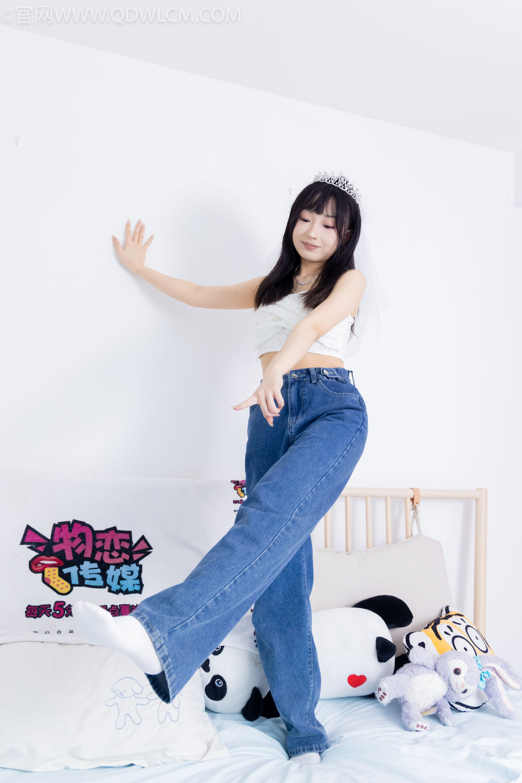 物恋传媒 No.2258 嘟嘟 -板鞋、白棉袜、裸足/(161P)