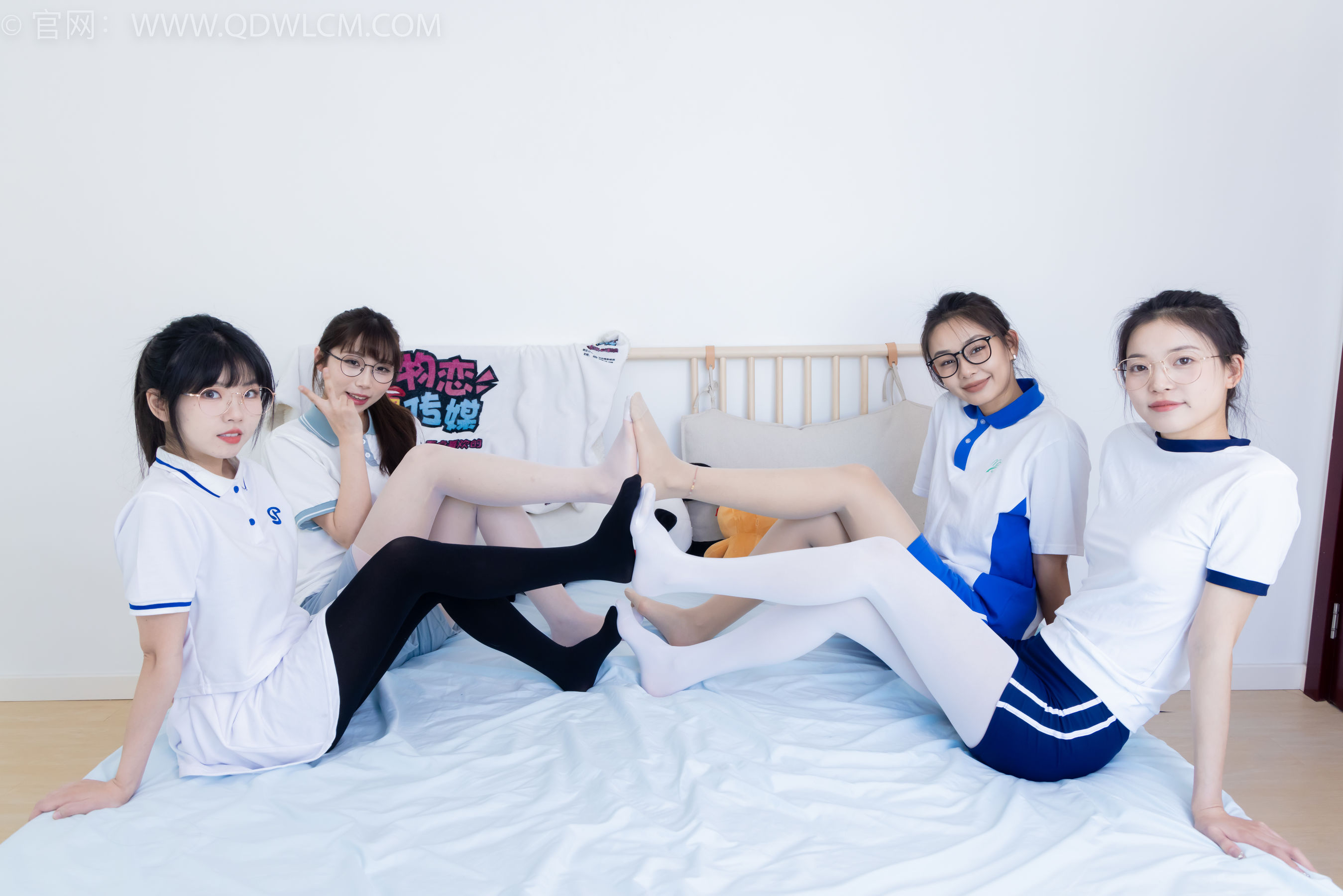 物恋传媒 No.2243 茯苓&岚岚&泡泡&米米 -新春快乐/(190P)