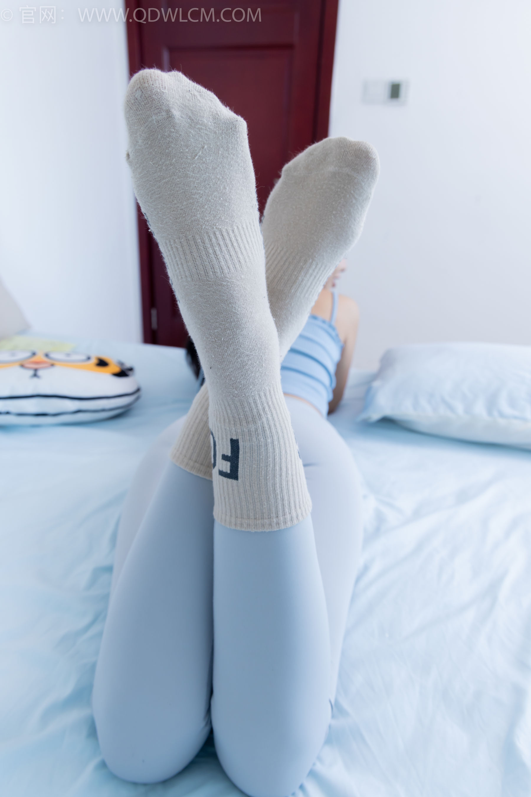 物恋传媒 No.2254 岚岚 -瑜伽裤、板鞋、两双棉袜/(160P)