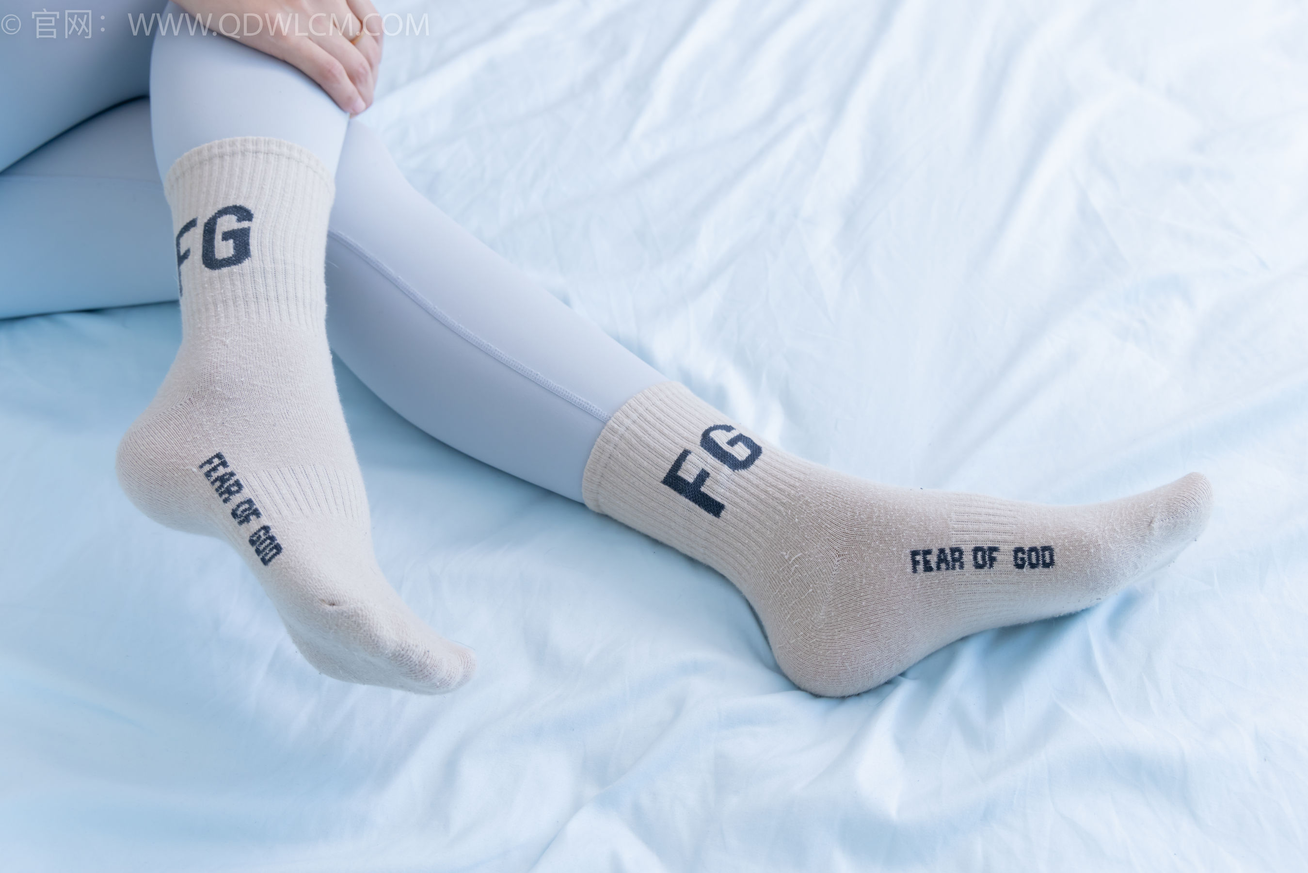 物恋传媒 No.2254 岚岚 -瑜伽裤、板鞋、两双棉袜/(160P)