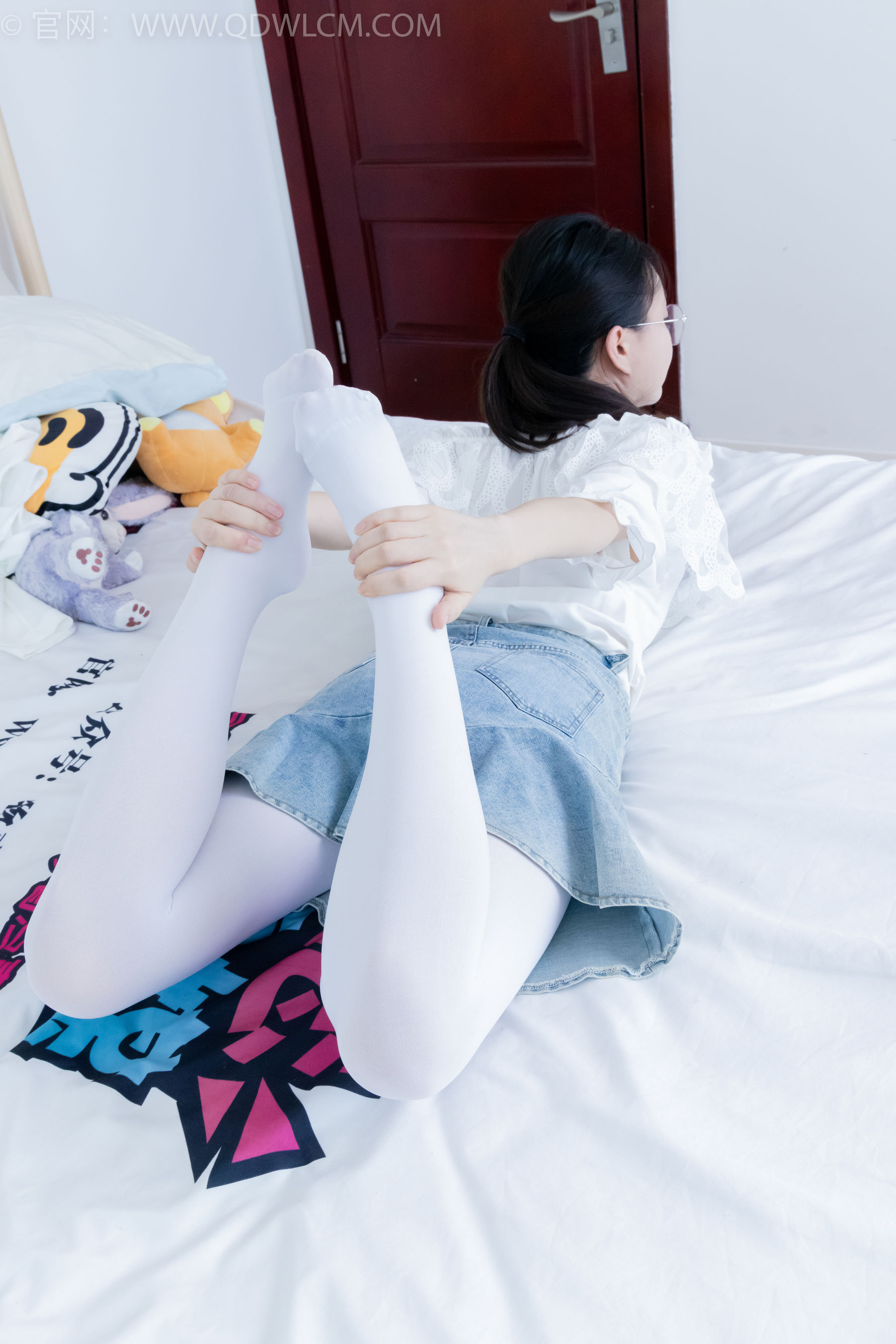 物恋传媒 No.2246 美兔 -皮鞋、厚白丝、皮筋绑脚老头乐挠脚剧情/(150P)